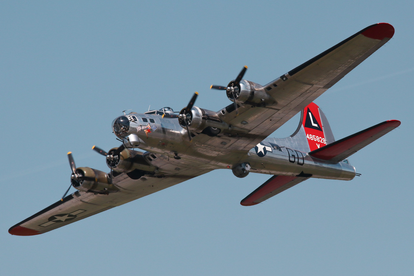 Full size: PRIVATE Boeing B-17 Flying Fortress N3193G at Reading Regional Airport/Carl A Spaatz Field