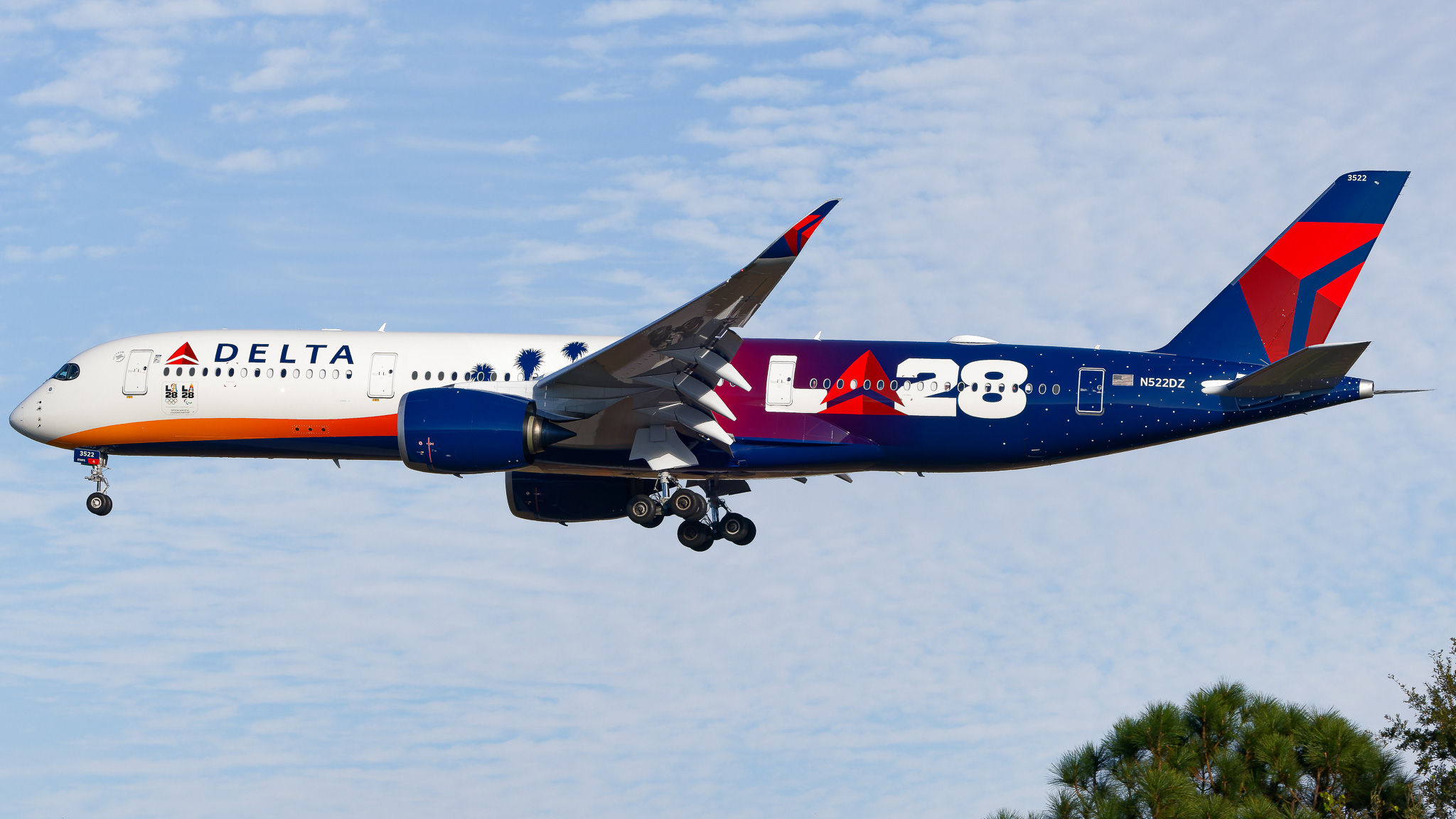 Full size: Delta Airlines Airbus A350-900 N522DZ at Orlando International Airport