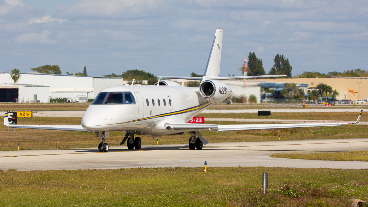 Full size: PRIVATE Gulfstream G150 N22G at Naples Municipal Airport