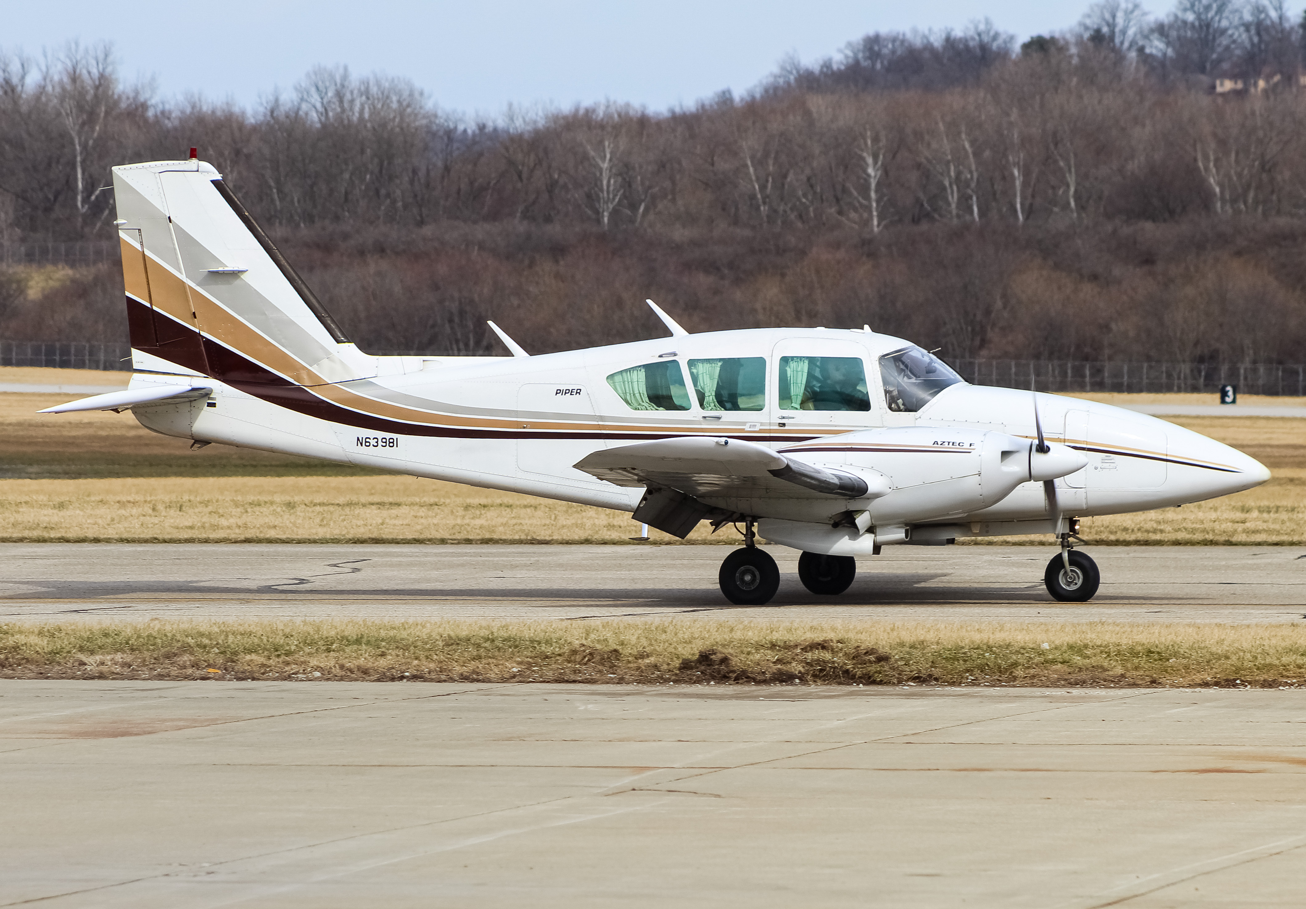 Full size: PRIVATE  Piper PA 23 N63981 at Cincinnati Municipal Airport/Lunken Field