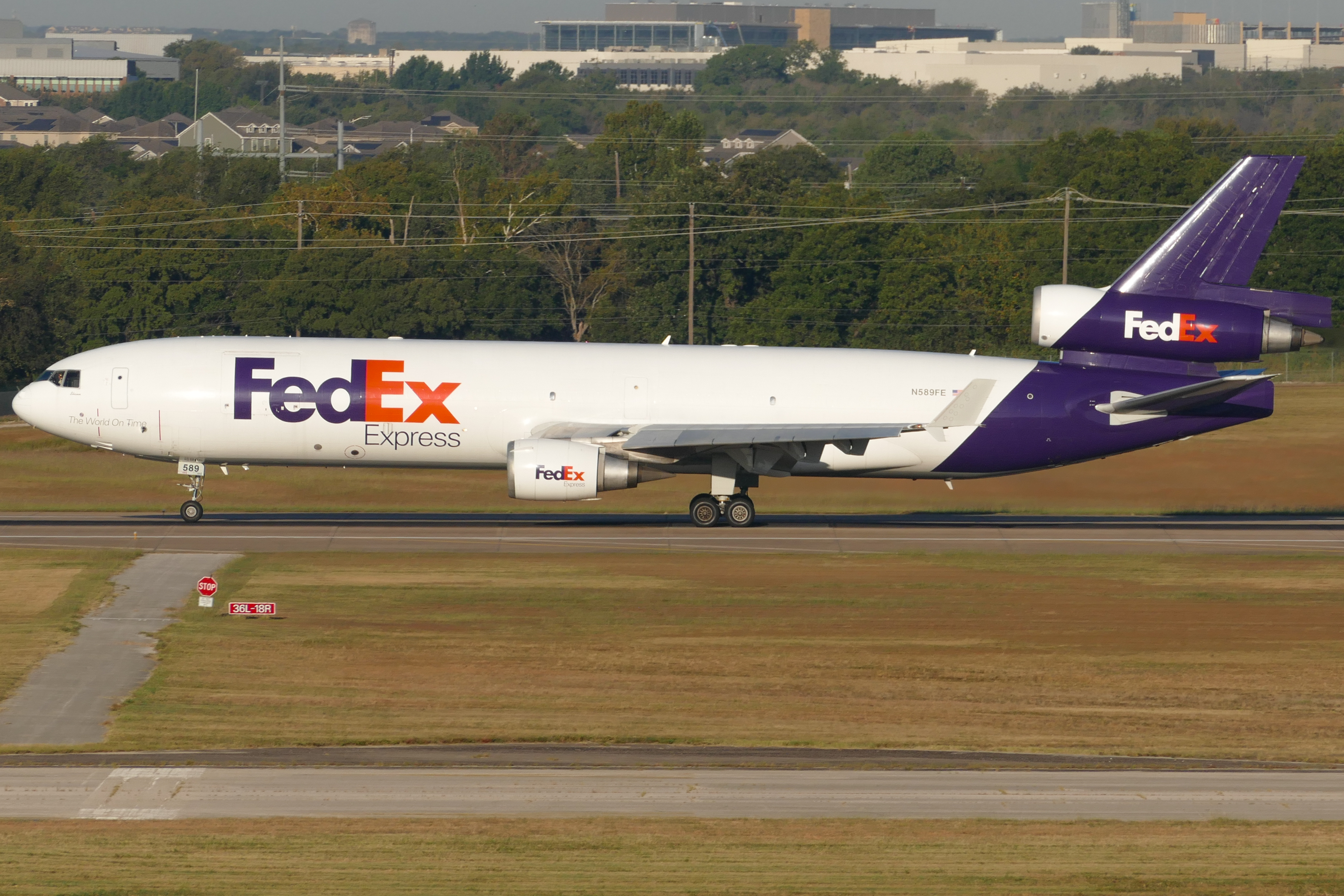 Full size: FedEx McDonnell Douglas MD-11F N589FE at Austin-Bergstrom International Airport
