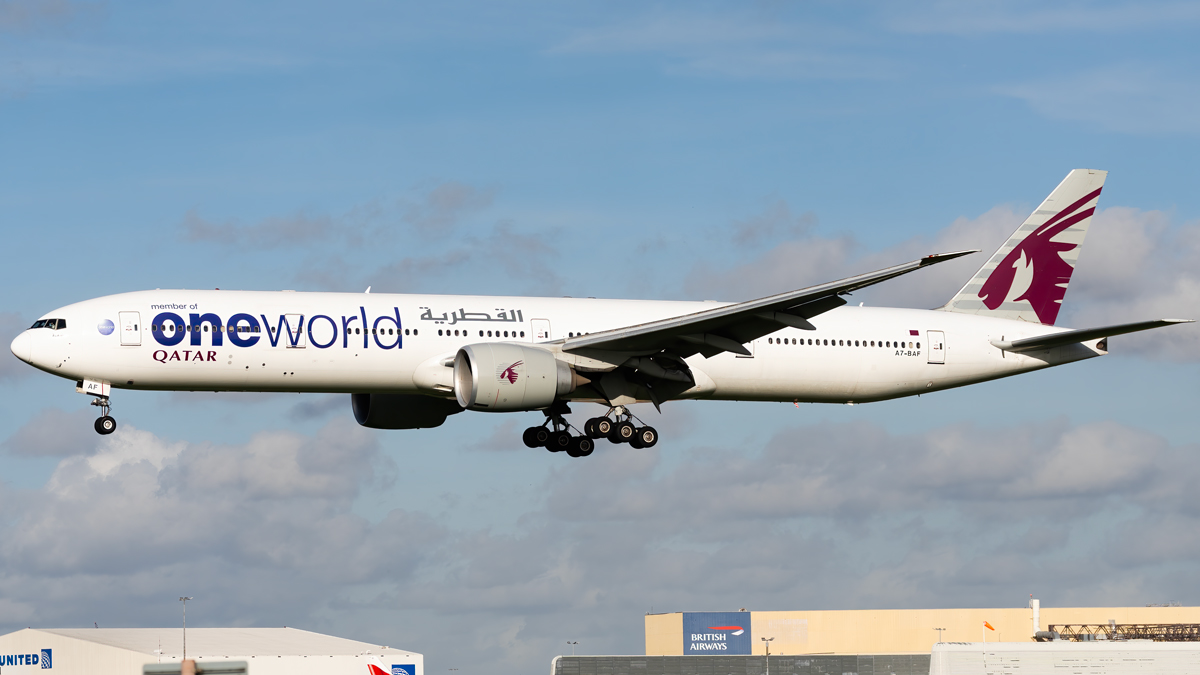 Full size: Qatar Airways Boeing 777-300ER A7-BAF at London Heathrow International Airport