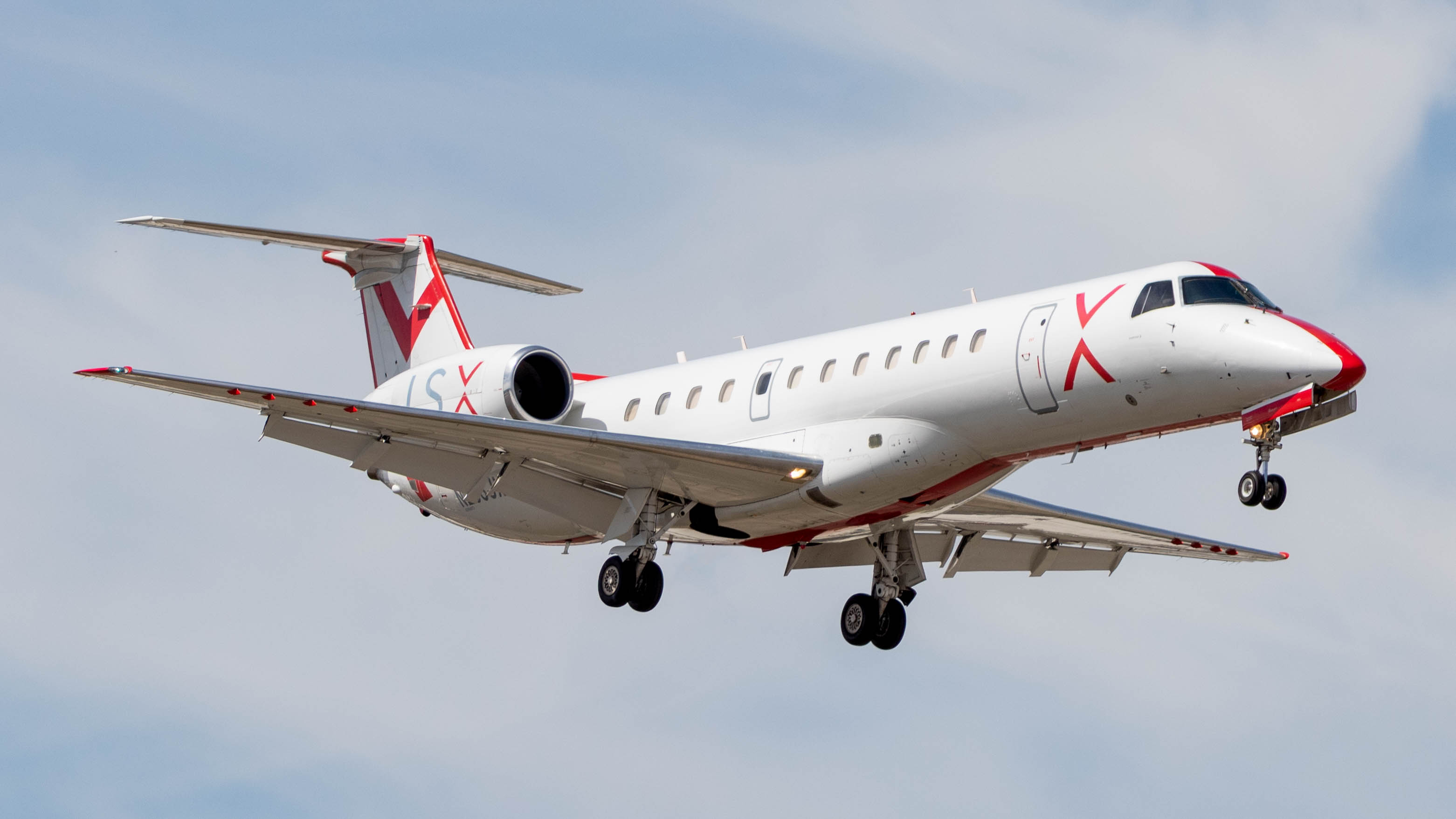 Full size: JSX Embraer ERJ-140 N258JX at Bob Hope Airport
