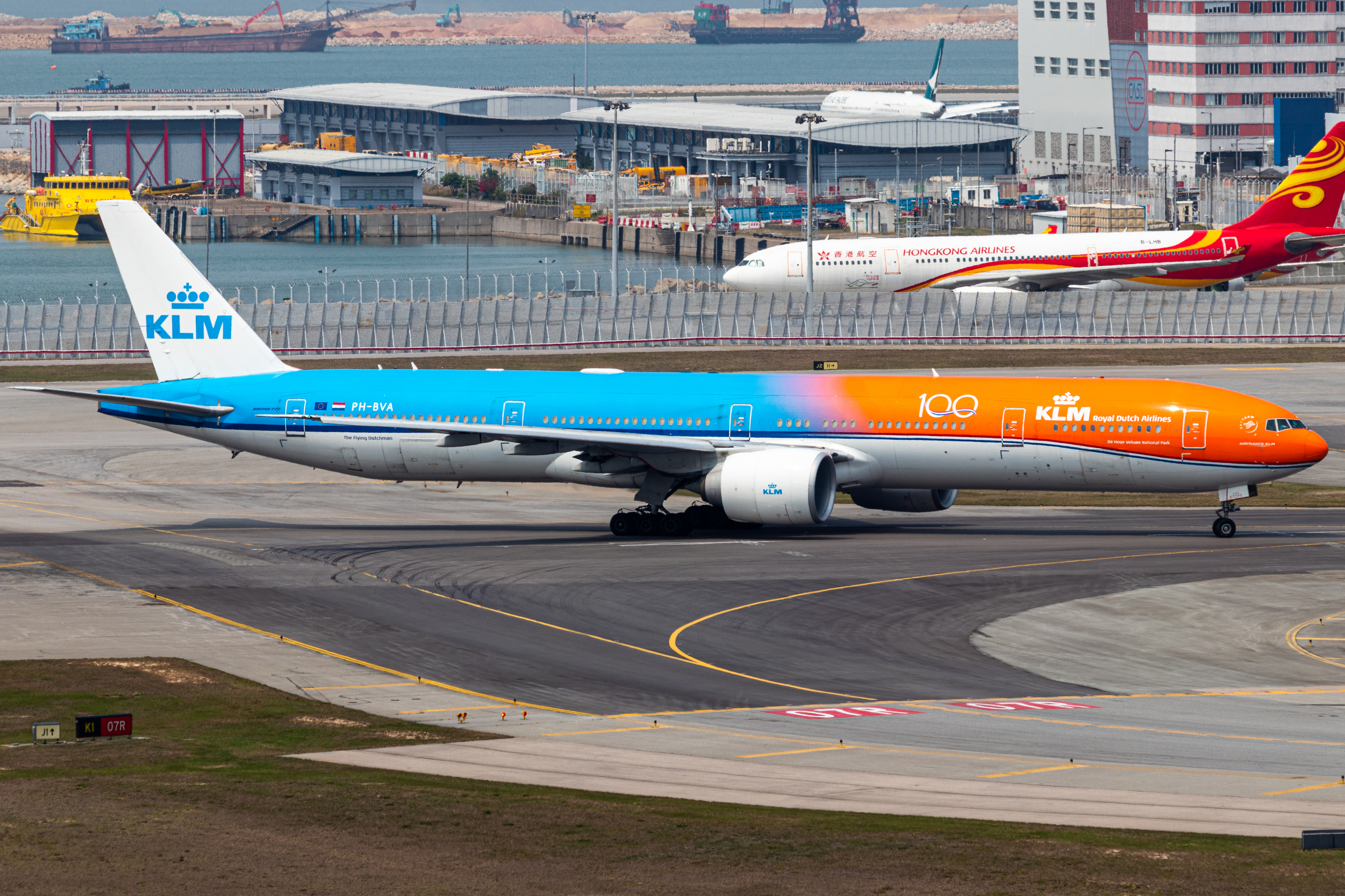 Full size: KLM Boeing 777-300ER PH-BVA at Hong Kong International Airport