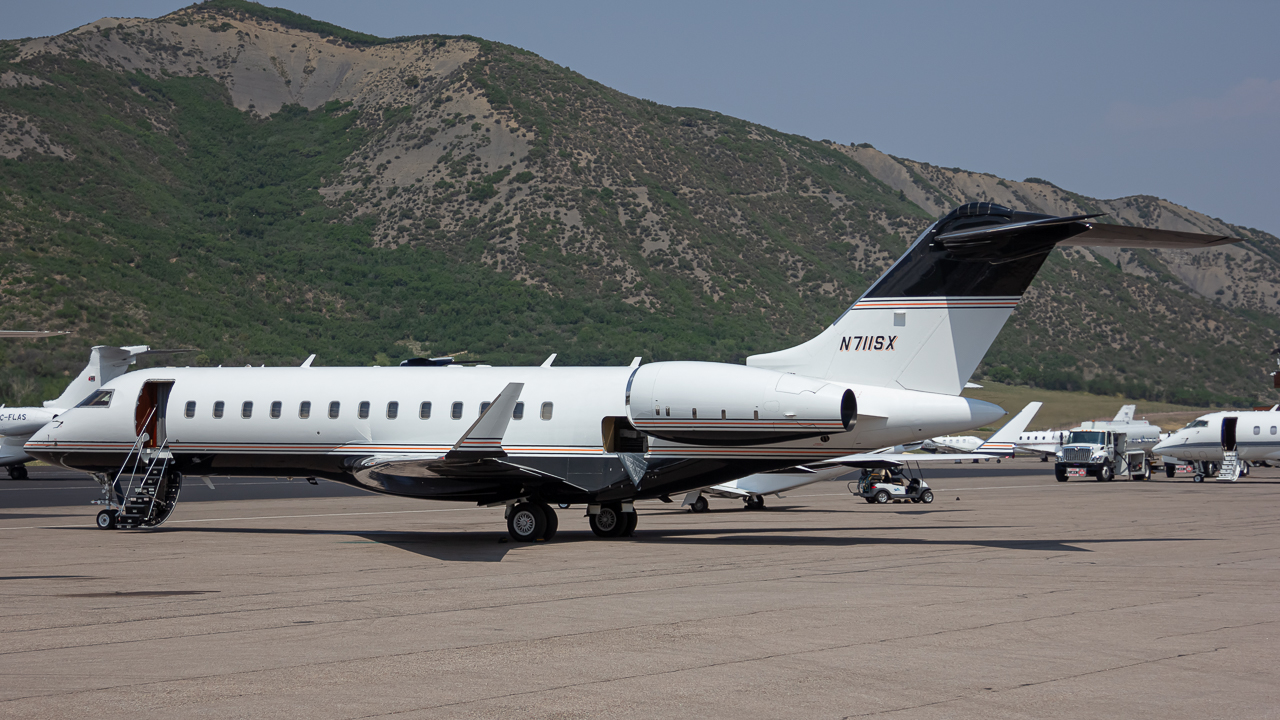 Full size: PRIVATE Bombardier Global 6000 N711SX at Aspen-Pitkin County Airport/Sardy Field