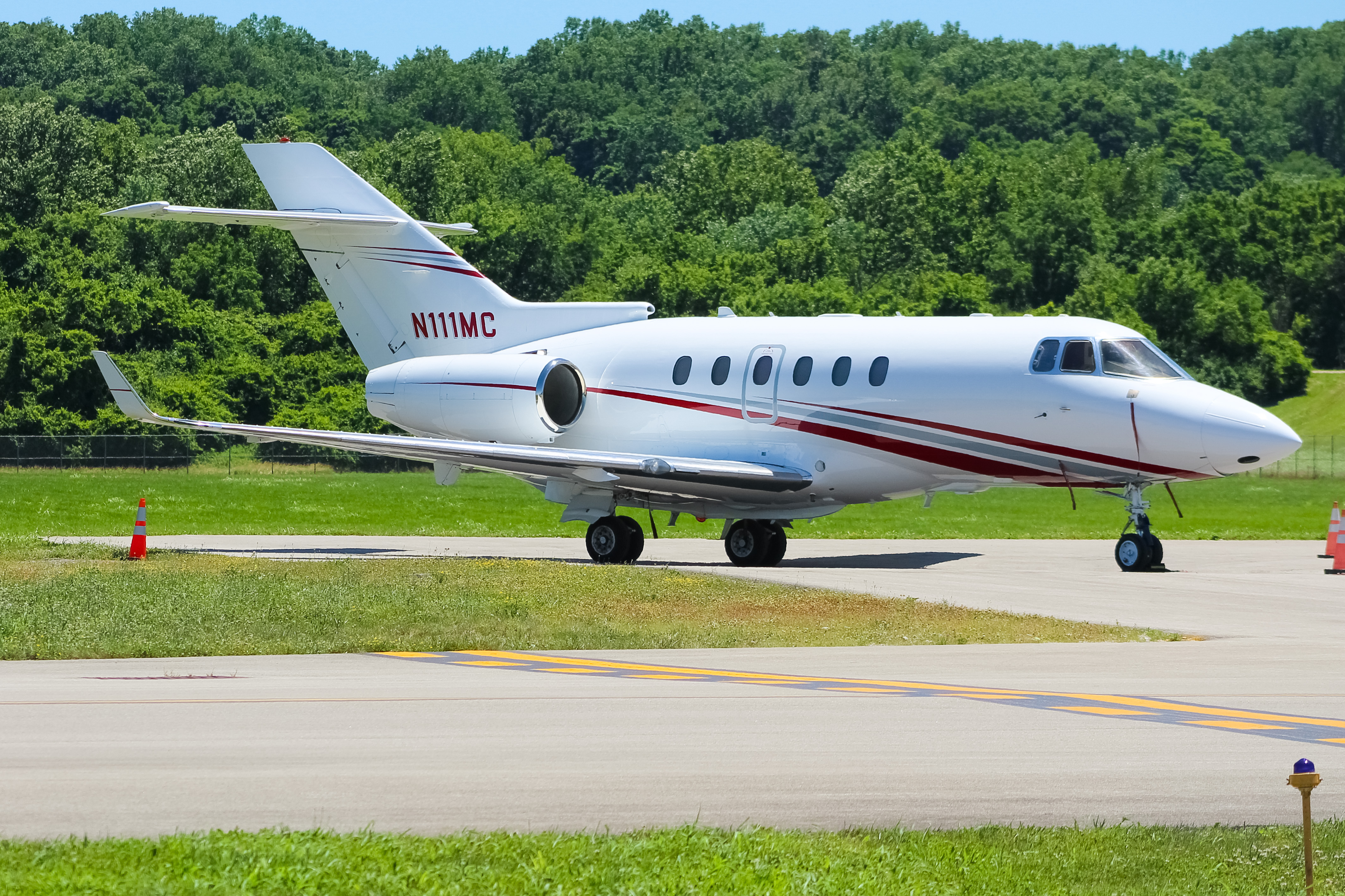 Full size: PRIVATE  Beechcraft Hawker 800XP N111MC at Cincinnati Municipal Airport/Lunken Field