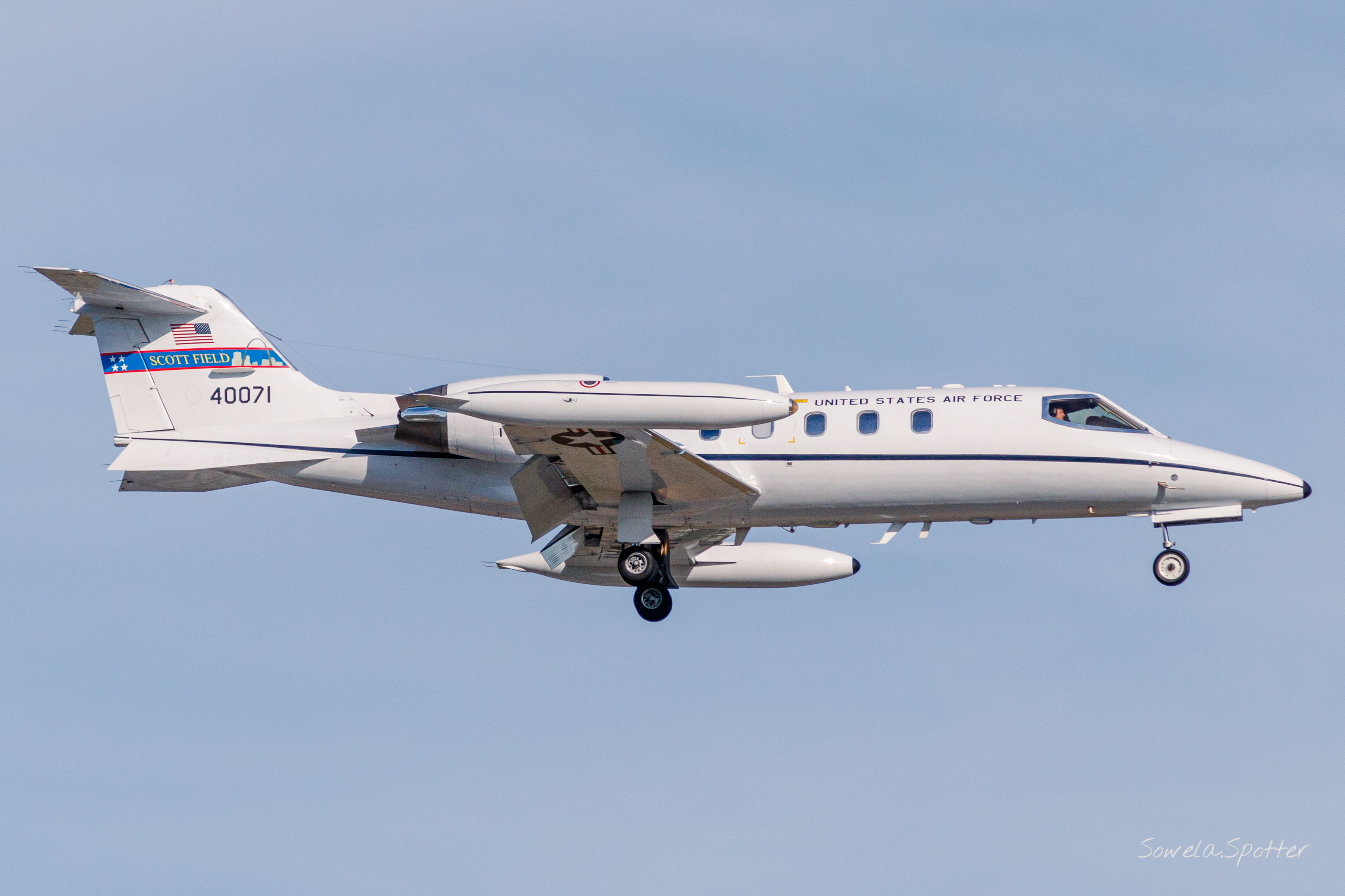 Full size: USAF - United States Air Force Learjet C-21 40071 at Lake Charles Chennault International Airport