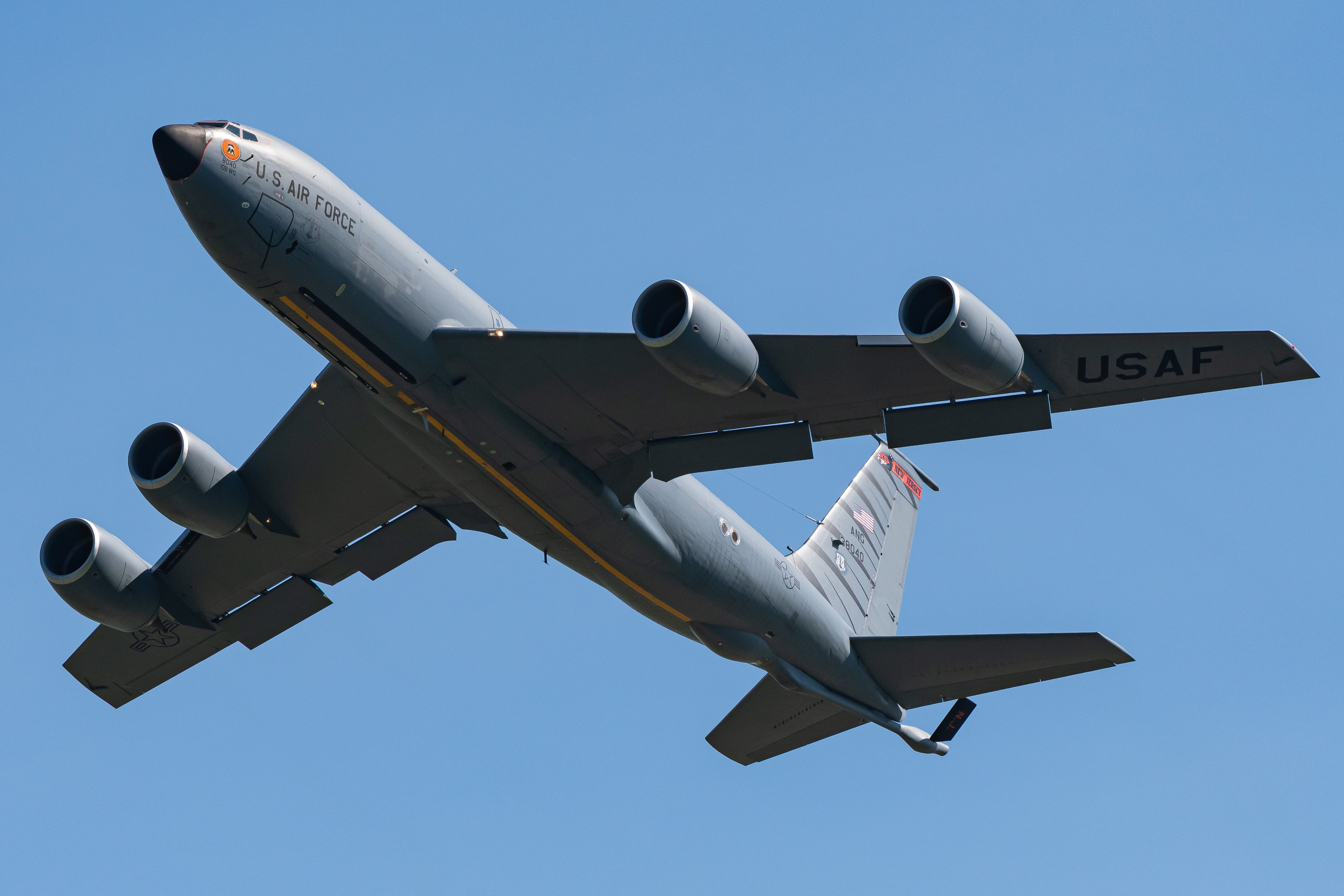 Full size: USAF - United States Air Force Boeing KC-135 Stratotanker 63-8040 at McGuire Field (Joint Base Mc Guire Dix Lakehurst) Airport