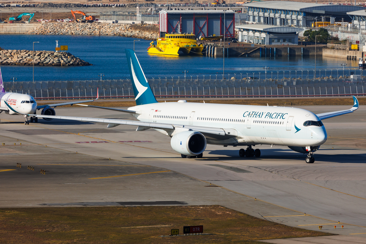 Full size: Cathay Pacific Airbus A350-900 B-LRT at Hong Kong International Airport