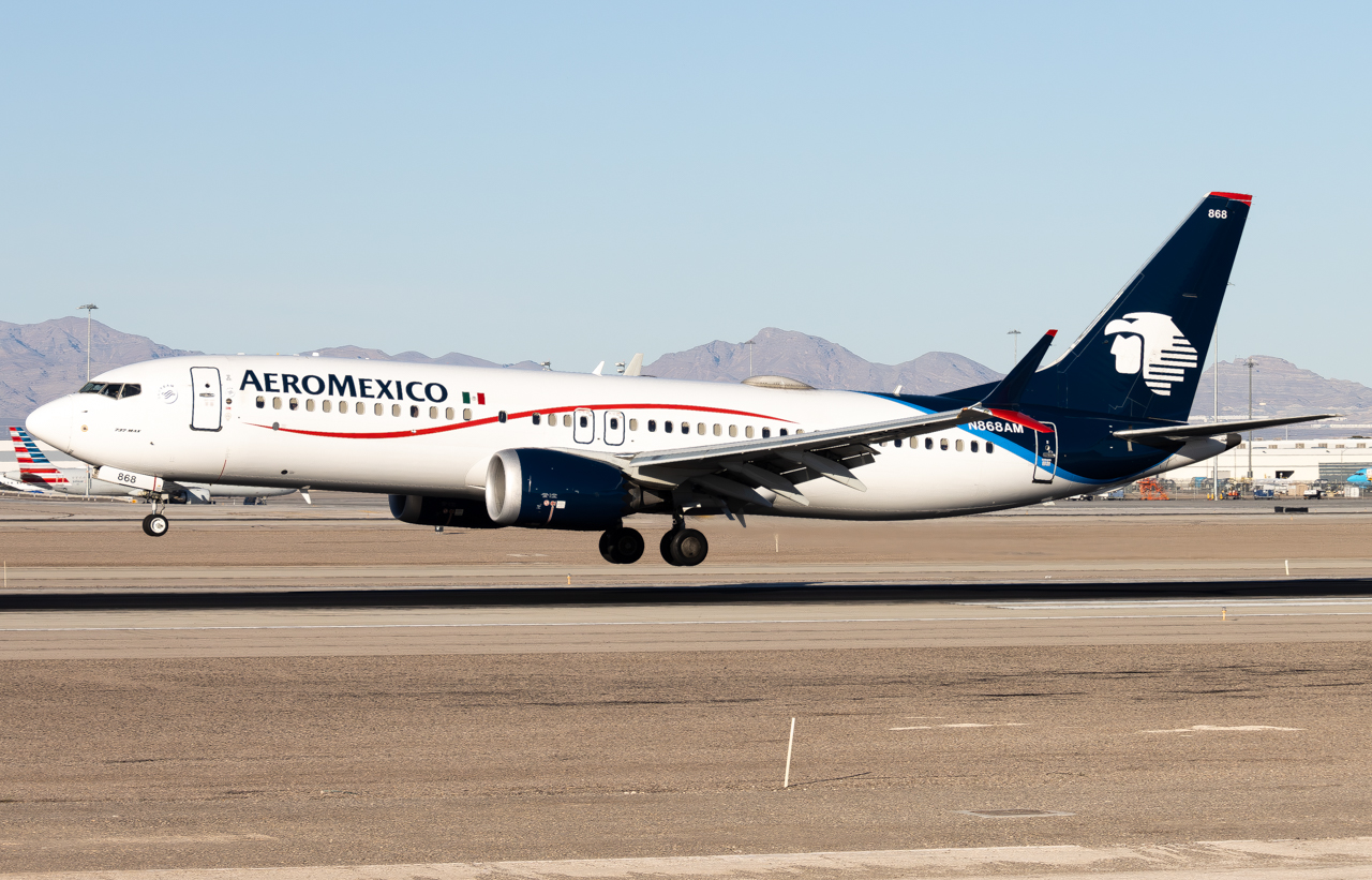 Full size: Aeromexico Boeing 737 MAX 8 N868AM at Harry Reid International Airport