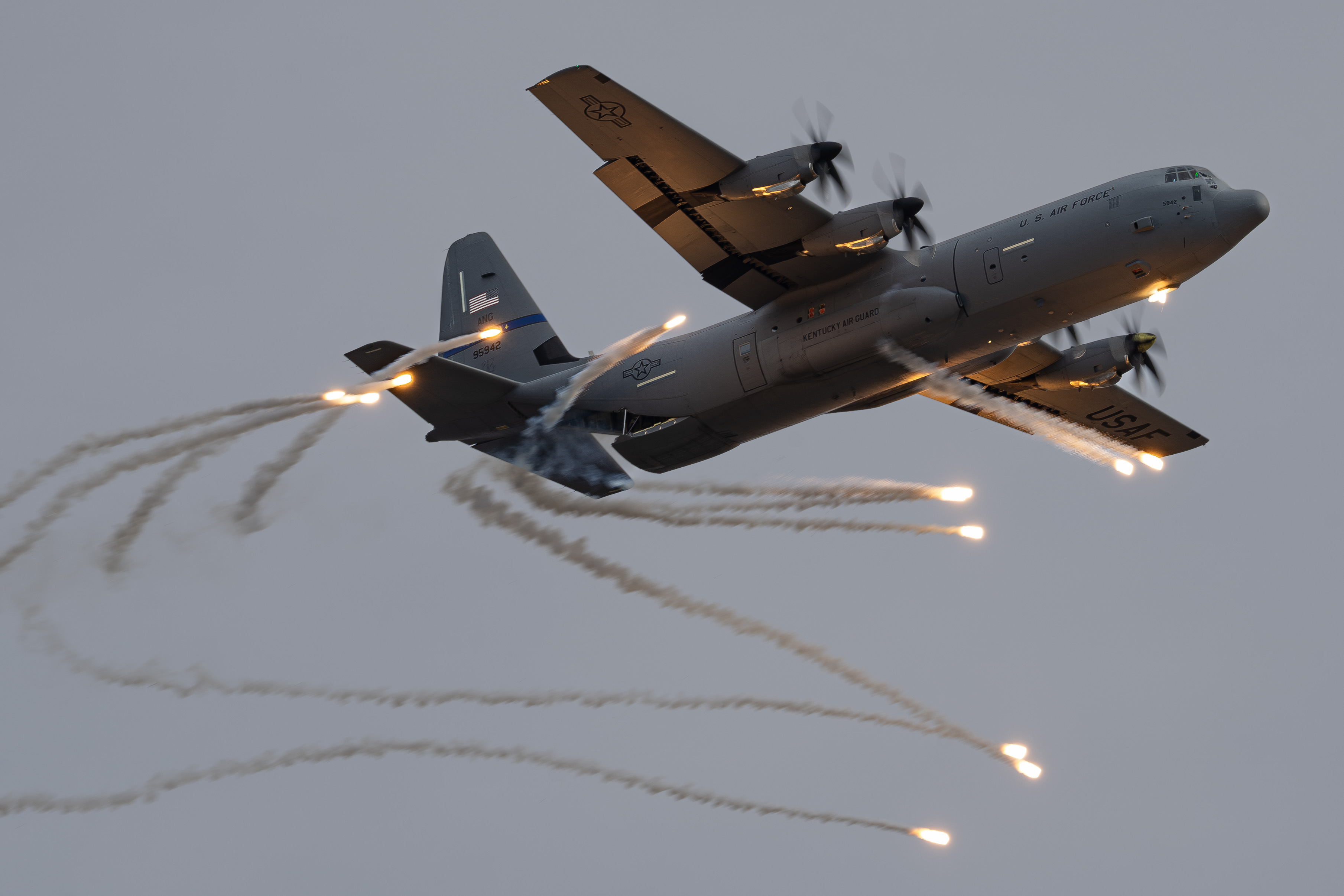 Full size: USAF - United States Air Force Lockheed C-130J Hercules 19-5942 at Not Applicable