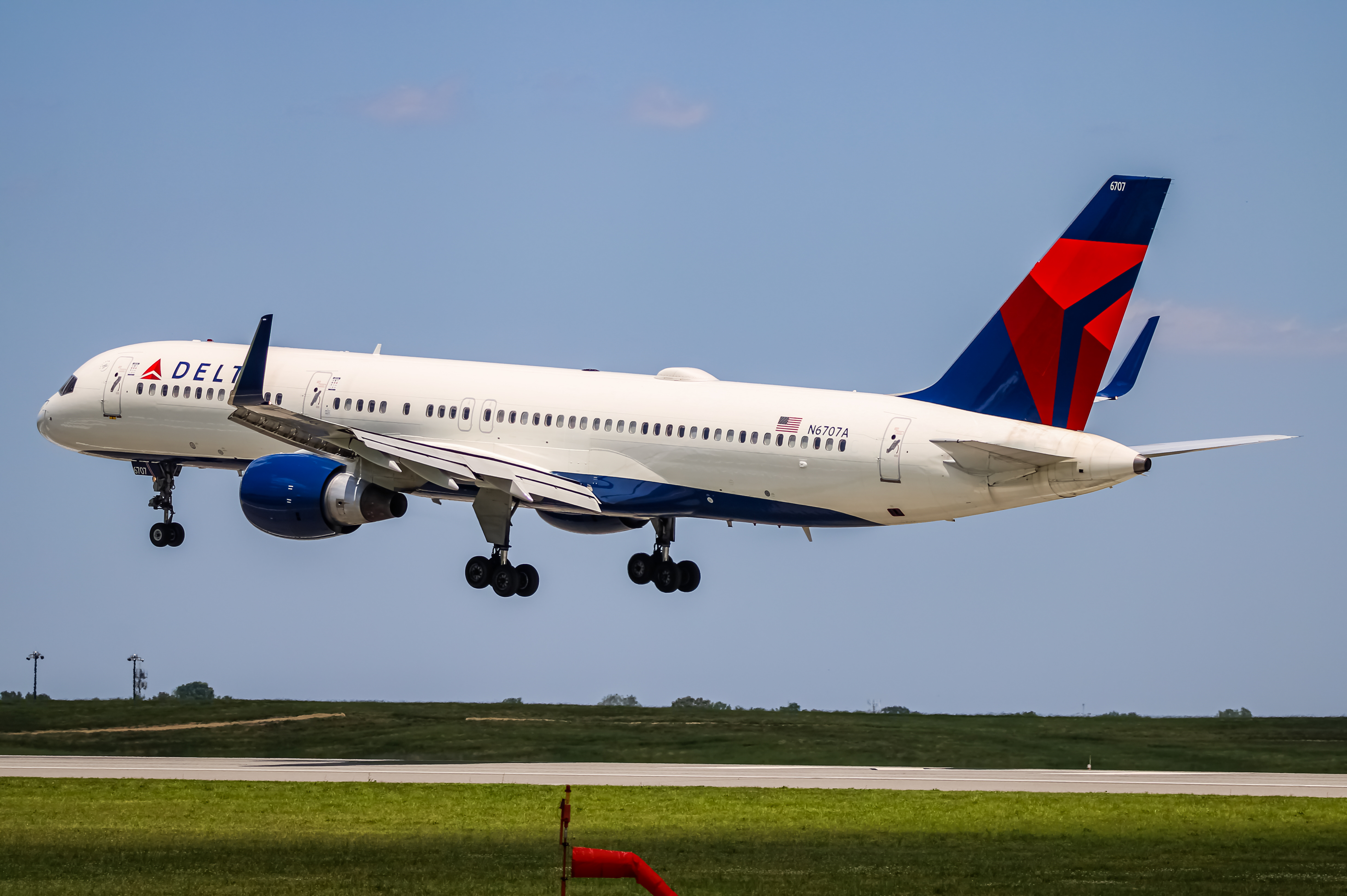Full size: Delta Airlines Boeing 757-200 N6707A at Baltimore/Washington International Thurgood Marshall Airport
