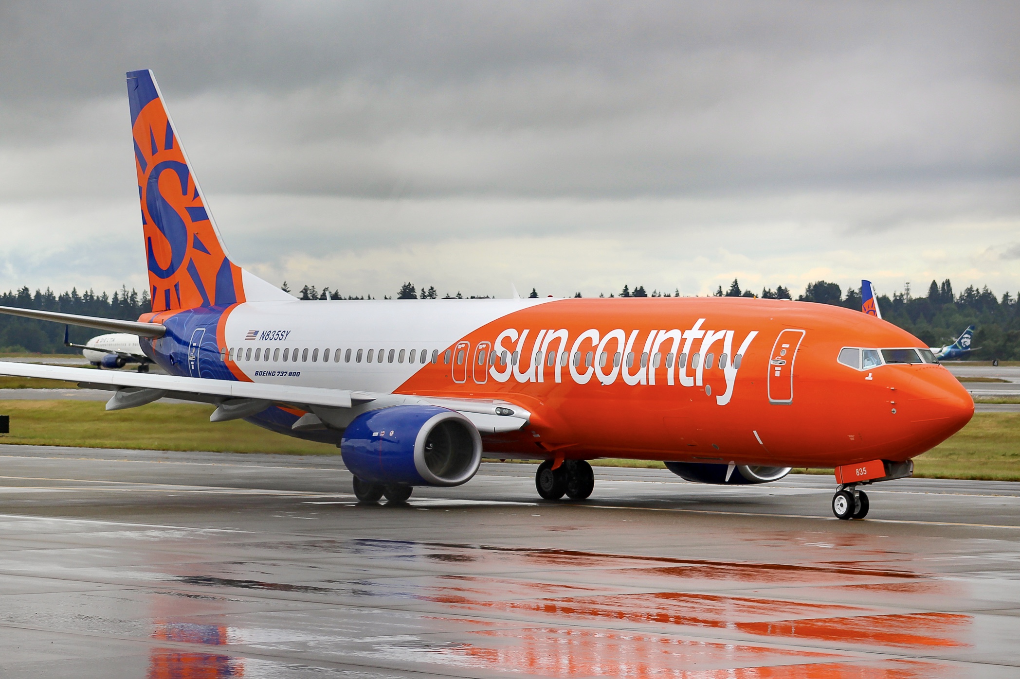 Full size: Sun Country Airlines Boeing 737-800 N835SY at Seattle-Tacoma International Airport