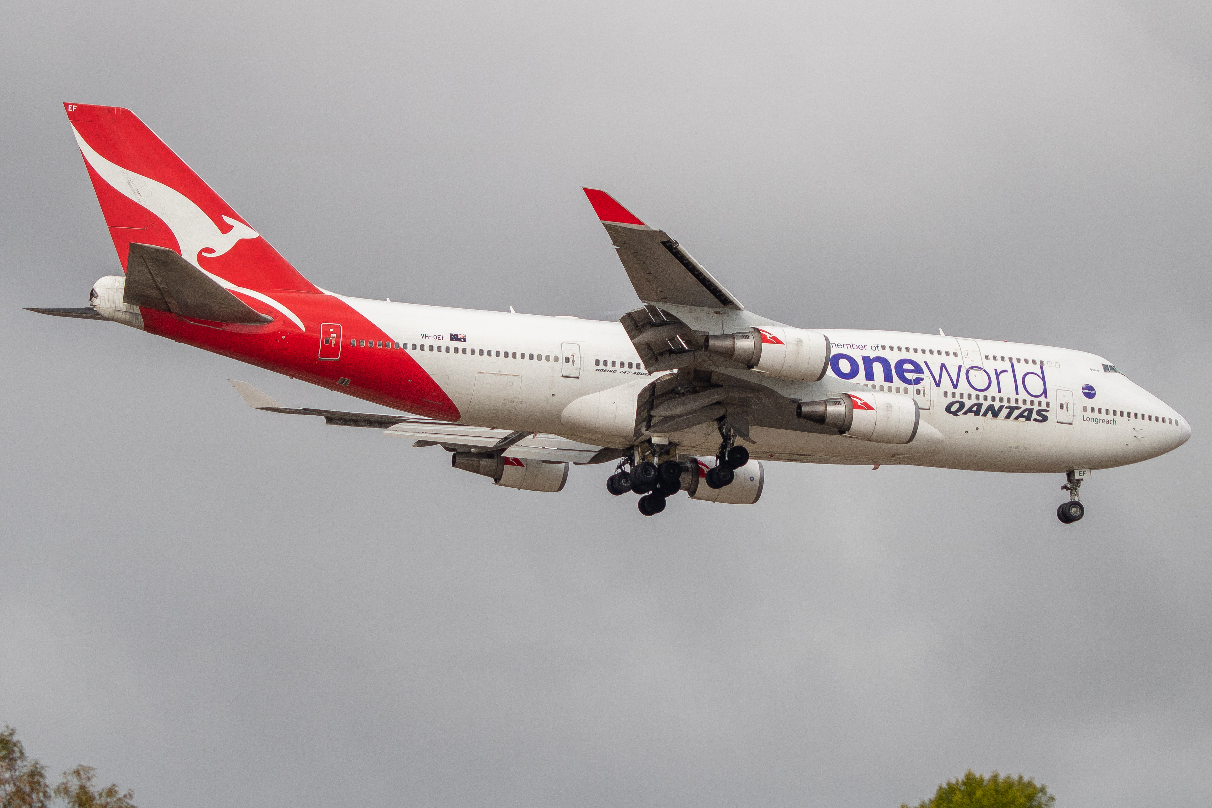Full size: Qantas Airways Boeing 747-400 VH-OEF at Los Angeles International Airport