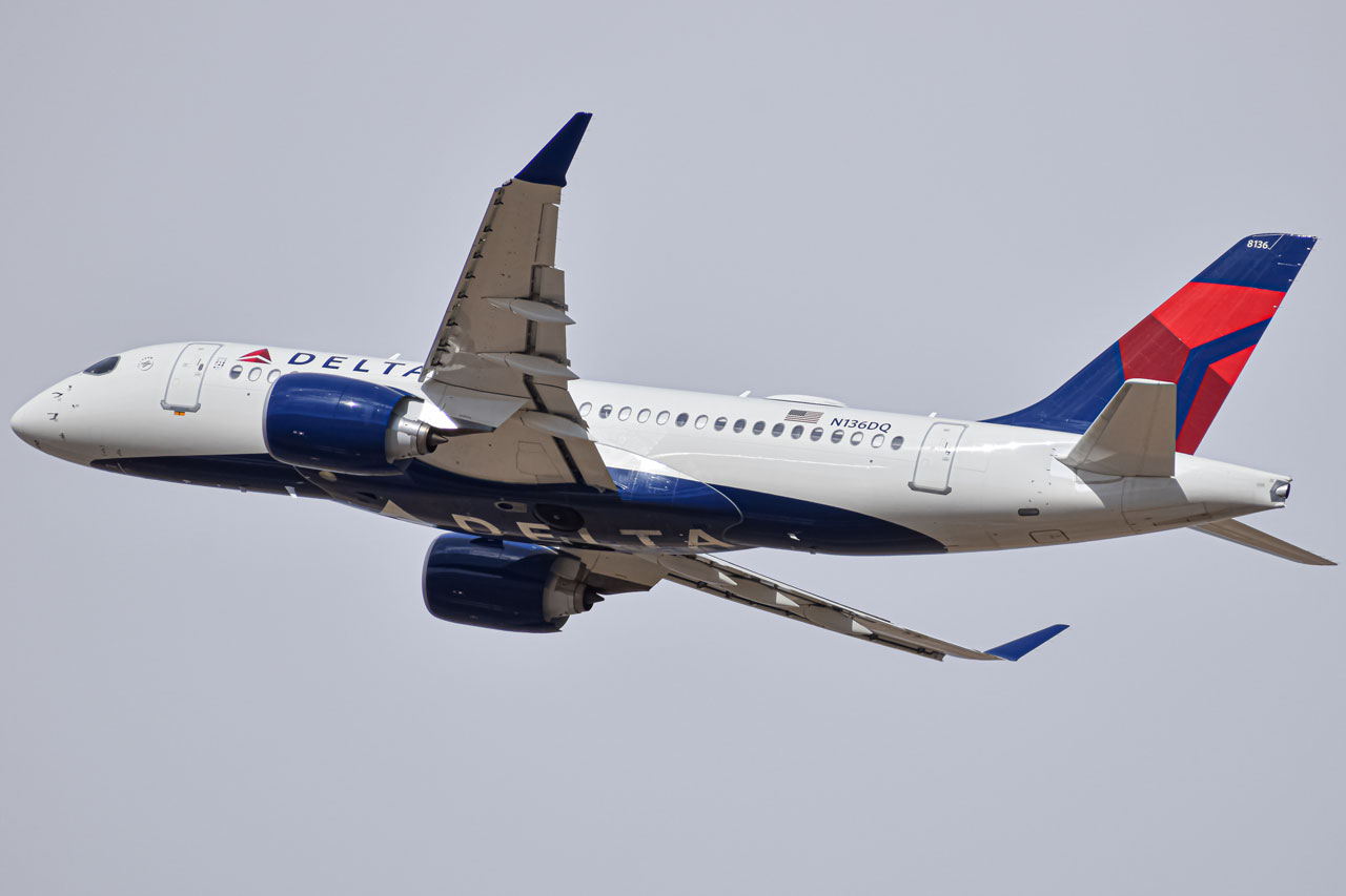 Full size: Delta Airlines Airbus A220-100 N136DQ at Denver International Airport