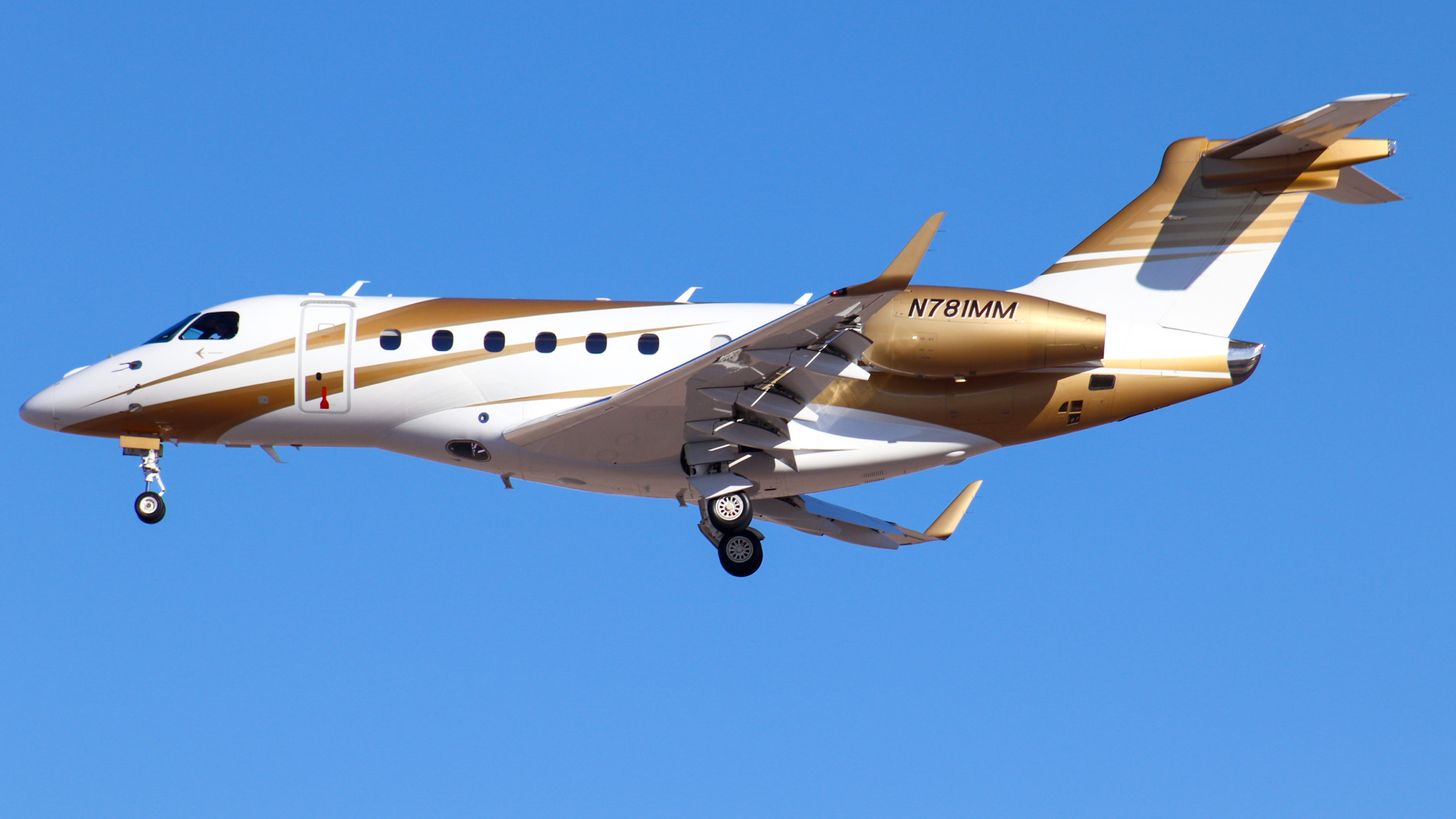 Full size: PRIVATE Embraer 550 N781MM at Harry Reid International Airport