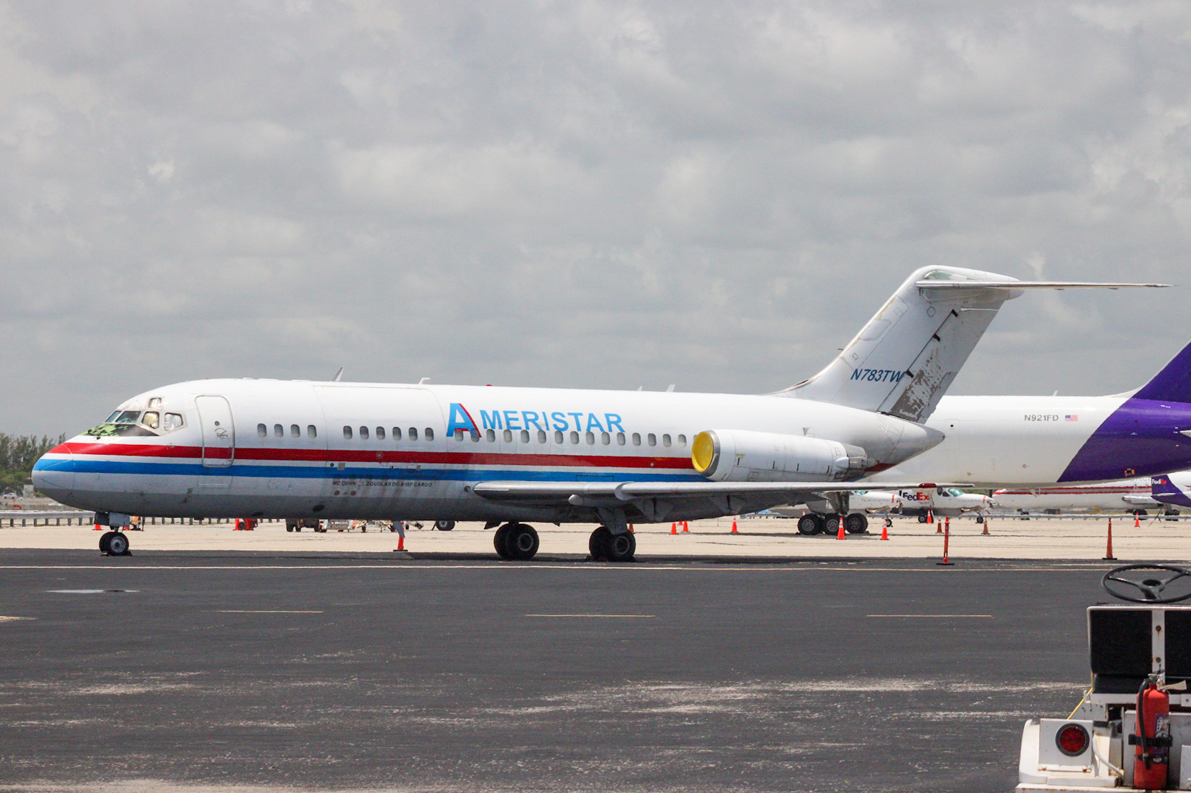 Full size: Ameristar Jet Charter McDonnell Douglas DC-9 N783TW at Fort Lauderdale/Hollywood International Airport