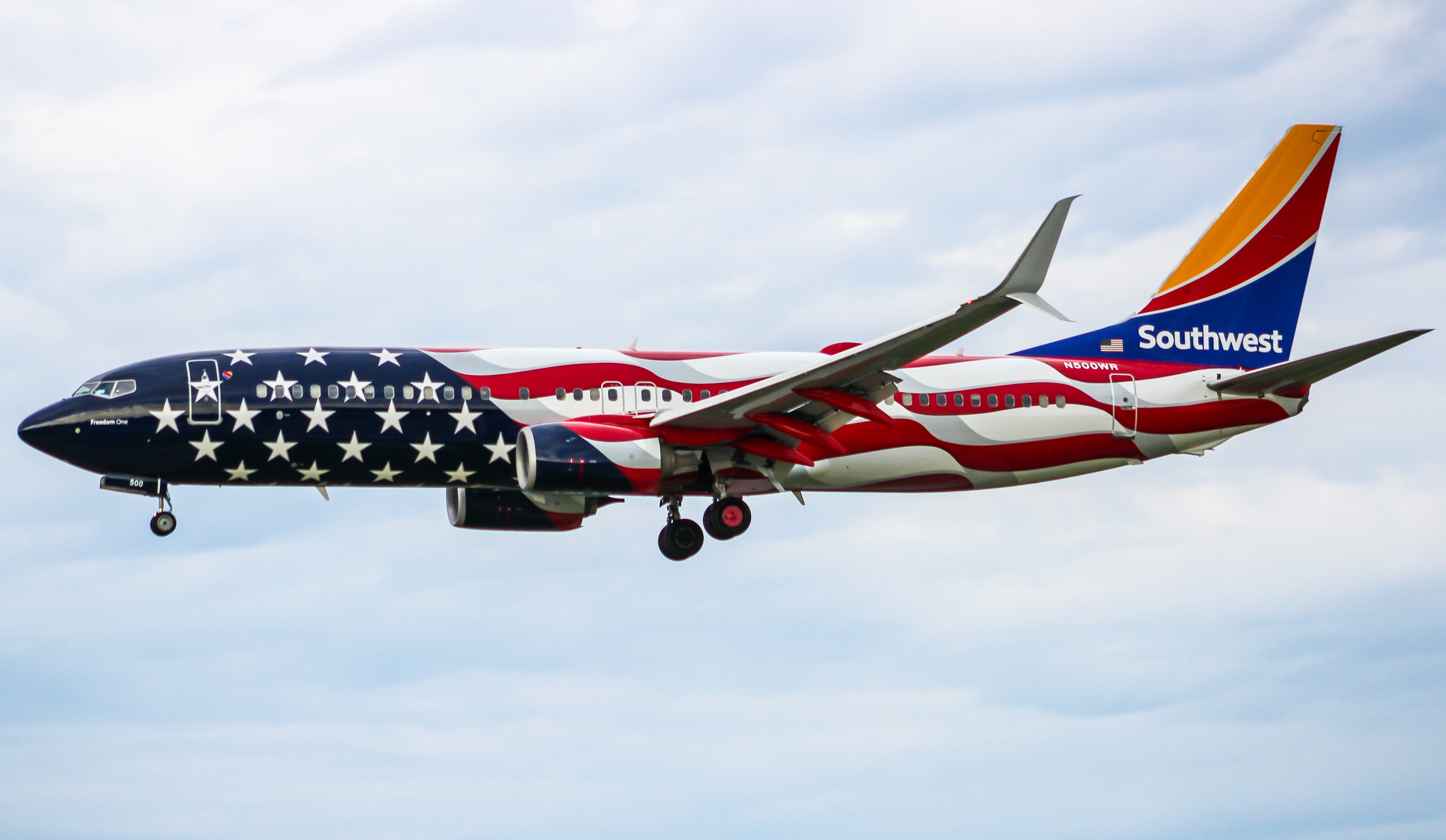 Full size: Southwest Airlines Boeing 737-800 N500WR at Baltimore/Washington International Thurgood Marshall Airport