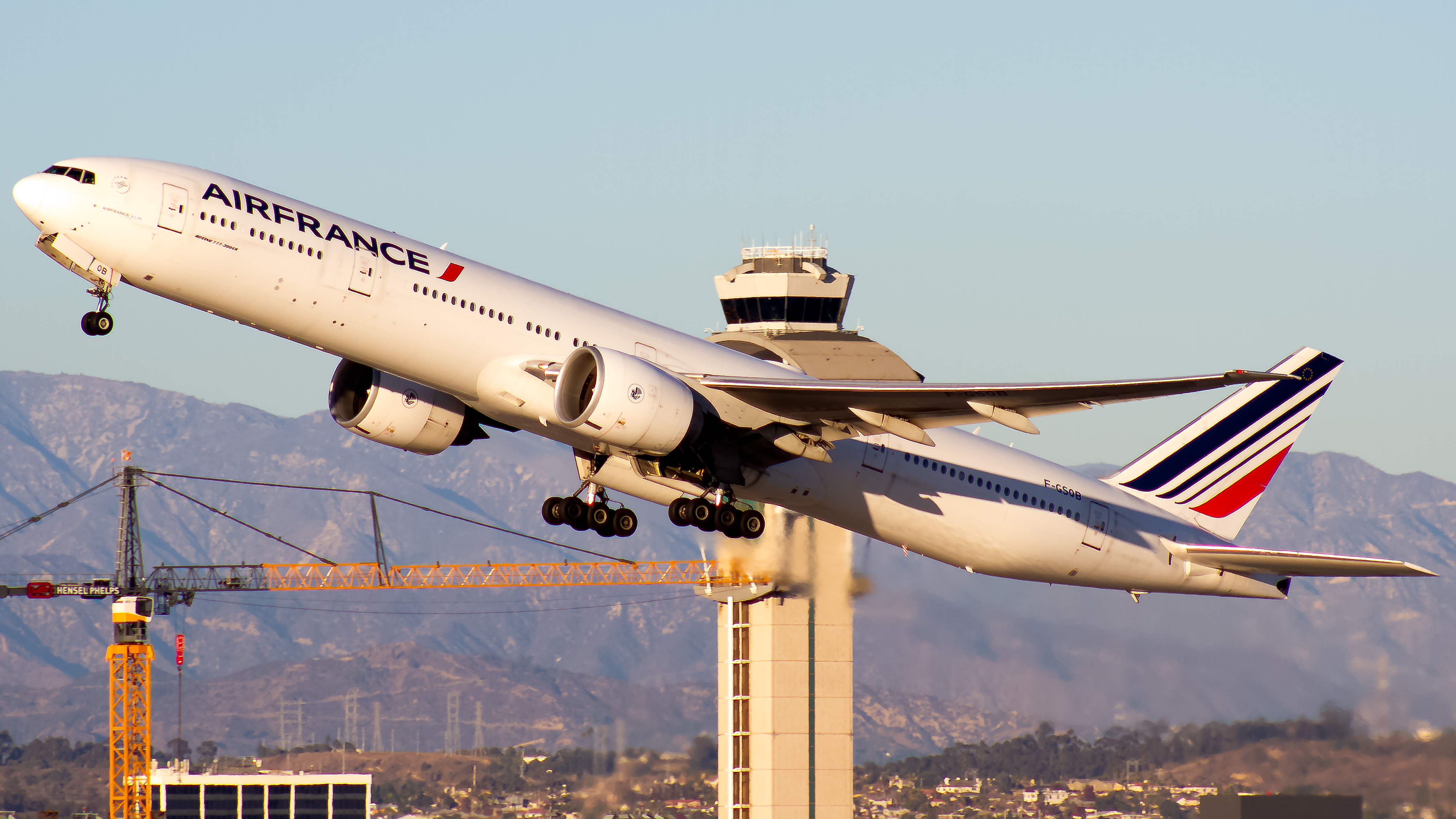 Full size: Air France Boeing 777-300ER F-GSQB at Los Angeles International Airport