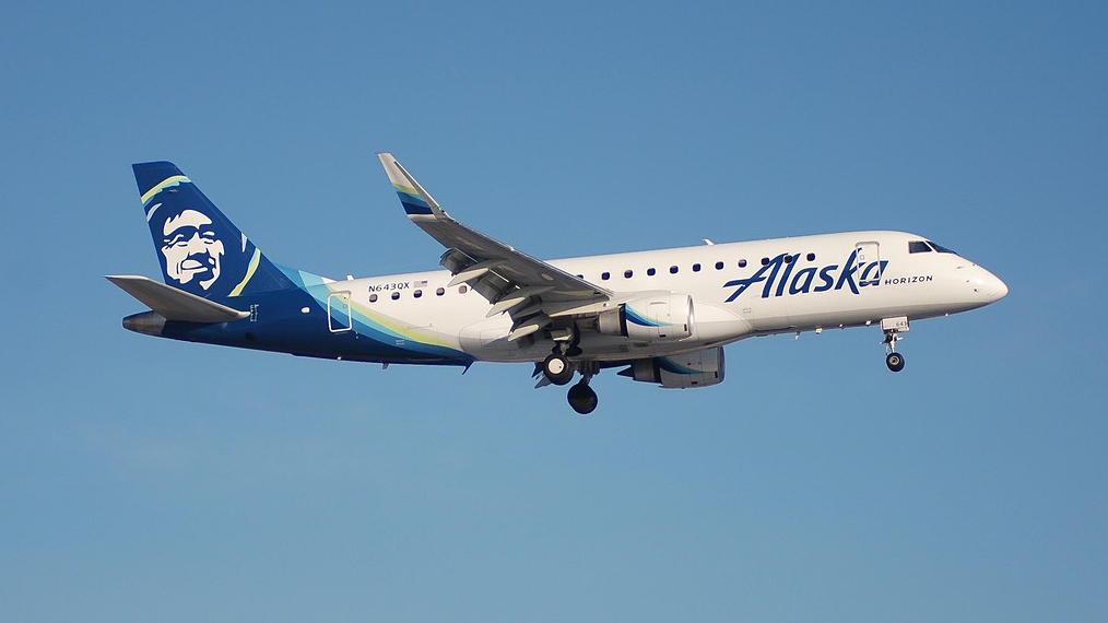 Full size: Alaska Airlines Embraer E175 N643QX at Reno/Tahoe International Airport