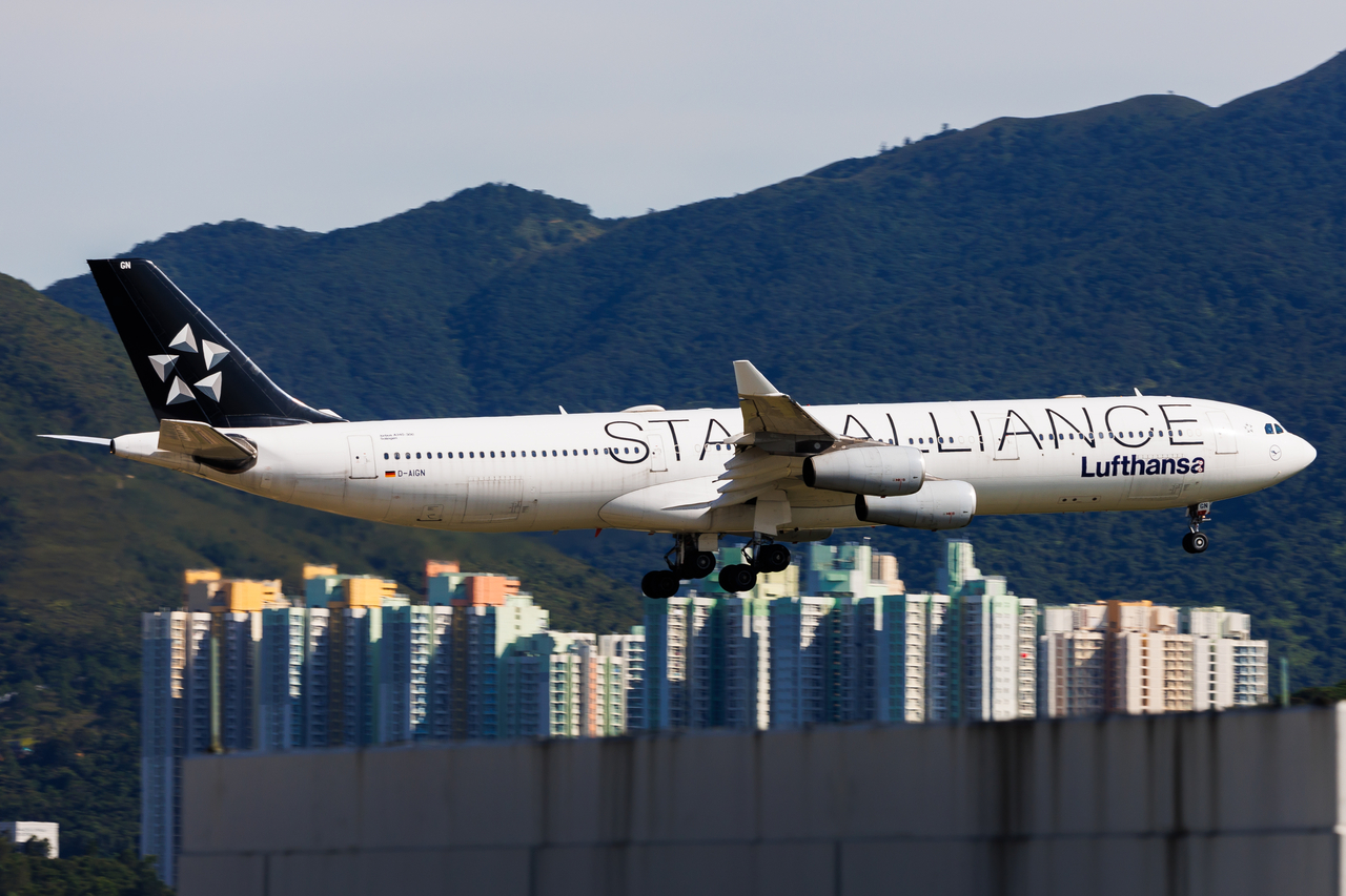 Full size: Lufthansa Airbus A340-300 D-AIGN at Hong Kong International Airport