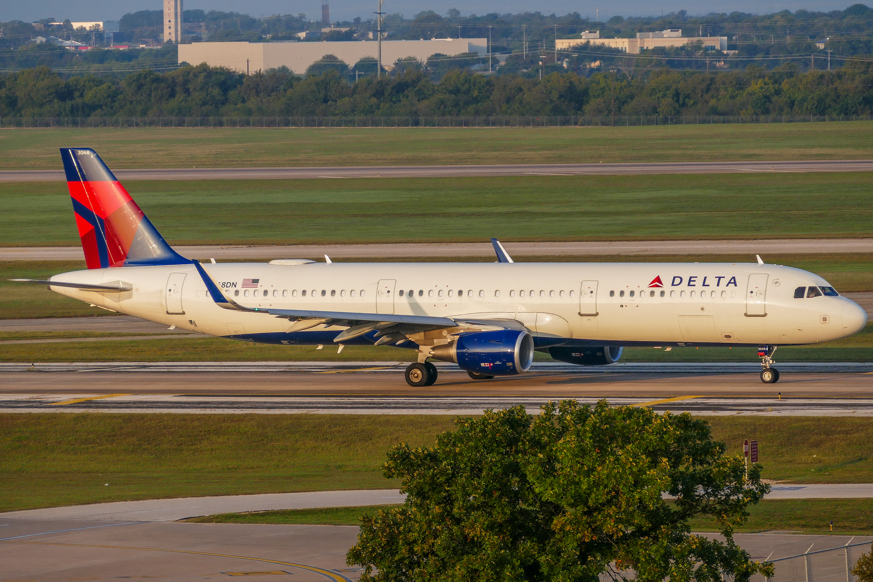 Full size: Delta Airlines Airbus A321-200 N368DN  at Austin-Bergstrom International Airport