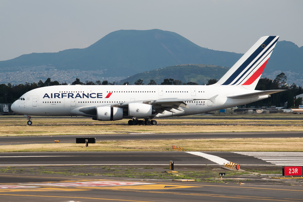 Full size: Air France Airbus A380-800 F-HPJD at Mexico City International Airport