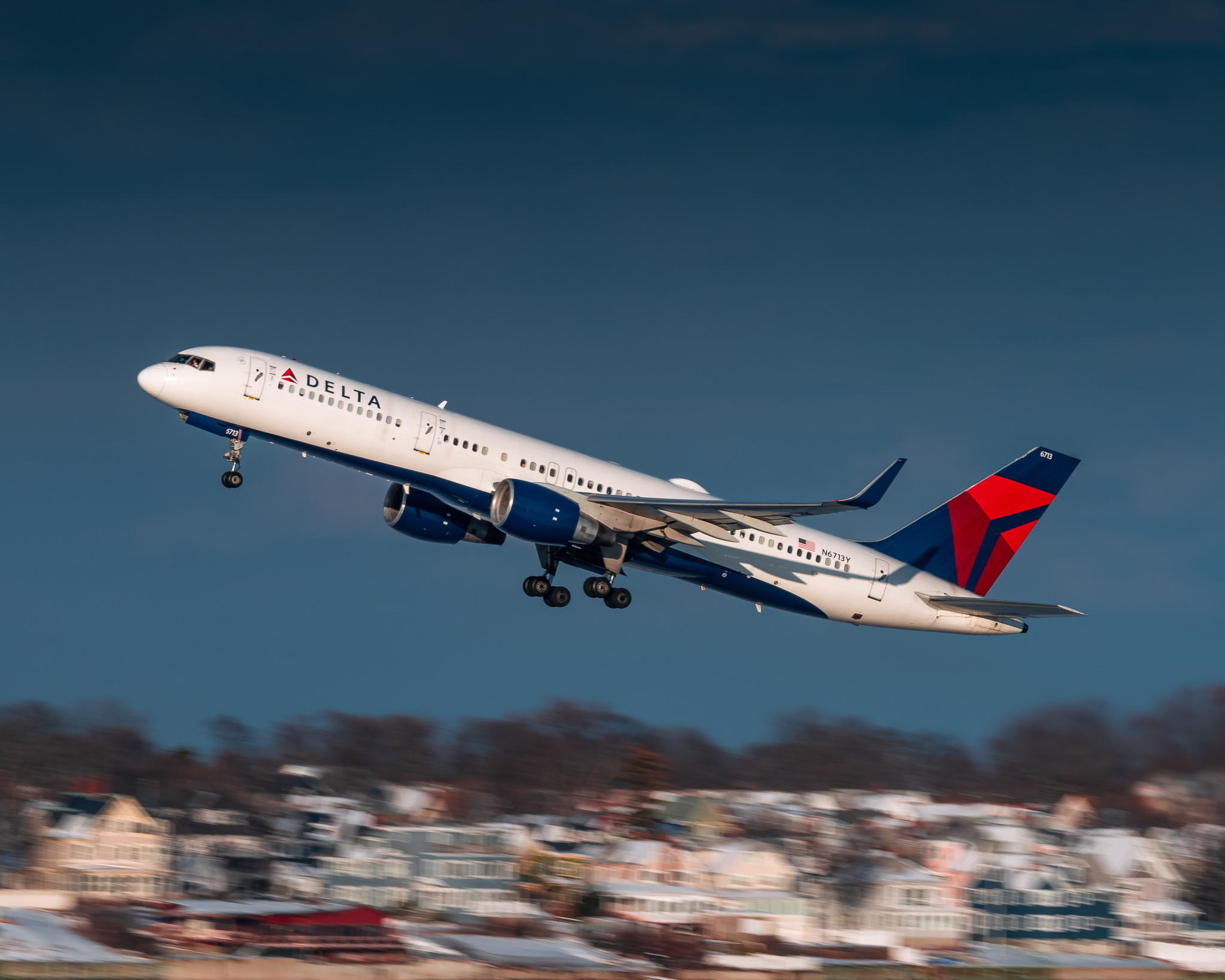 Full size: Delta Airlines Boeing 757-200 N6713Y at General Edward Lawrence Logan International Airport