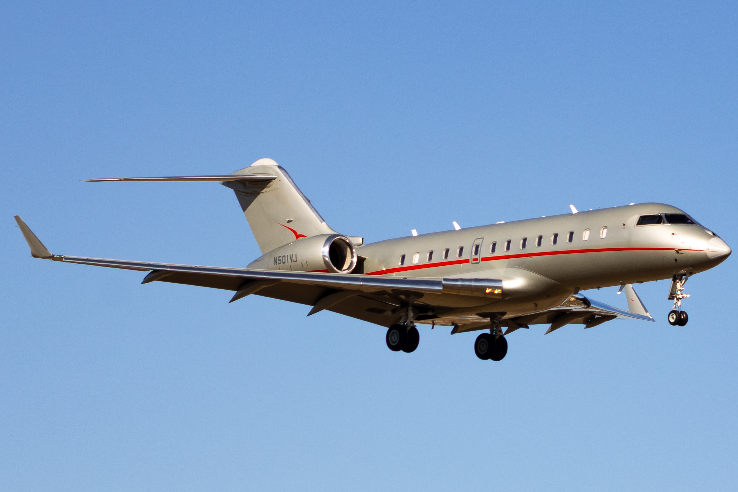 Full size: VistaJet Bombardier Global 5000 N501VJ at Addison Airport
