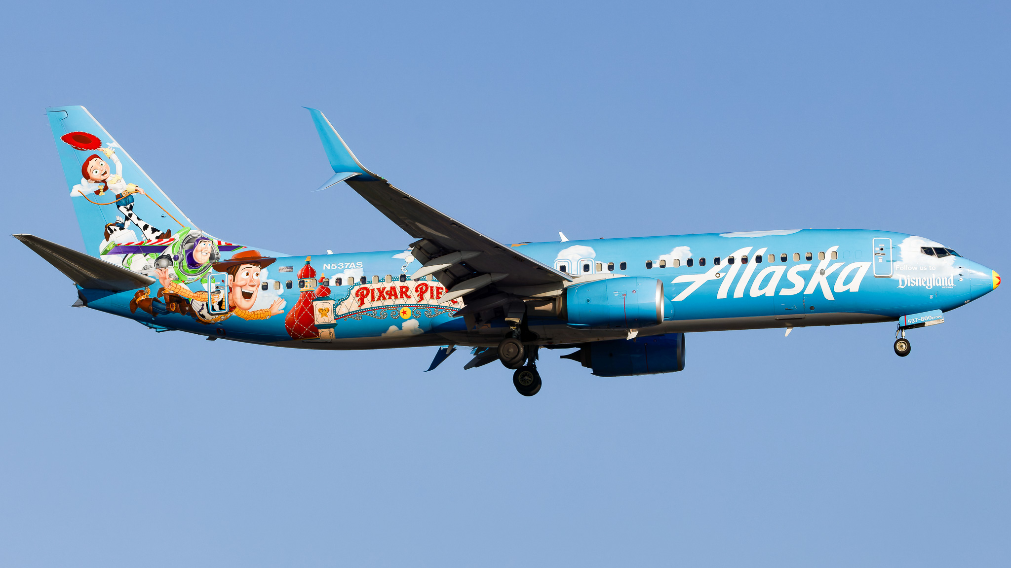 Full size: Alaska Airlines Boeing 737-800 N537AS at Tampa International Airport