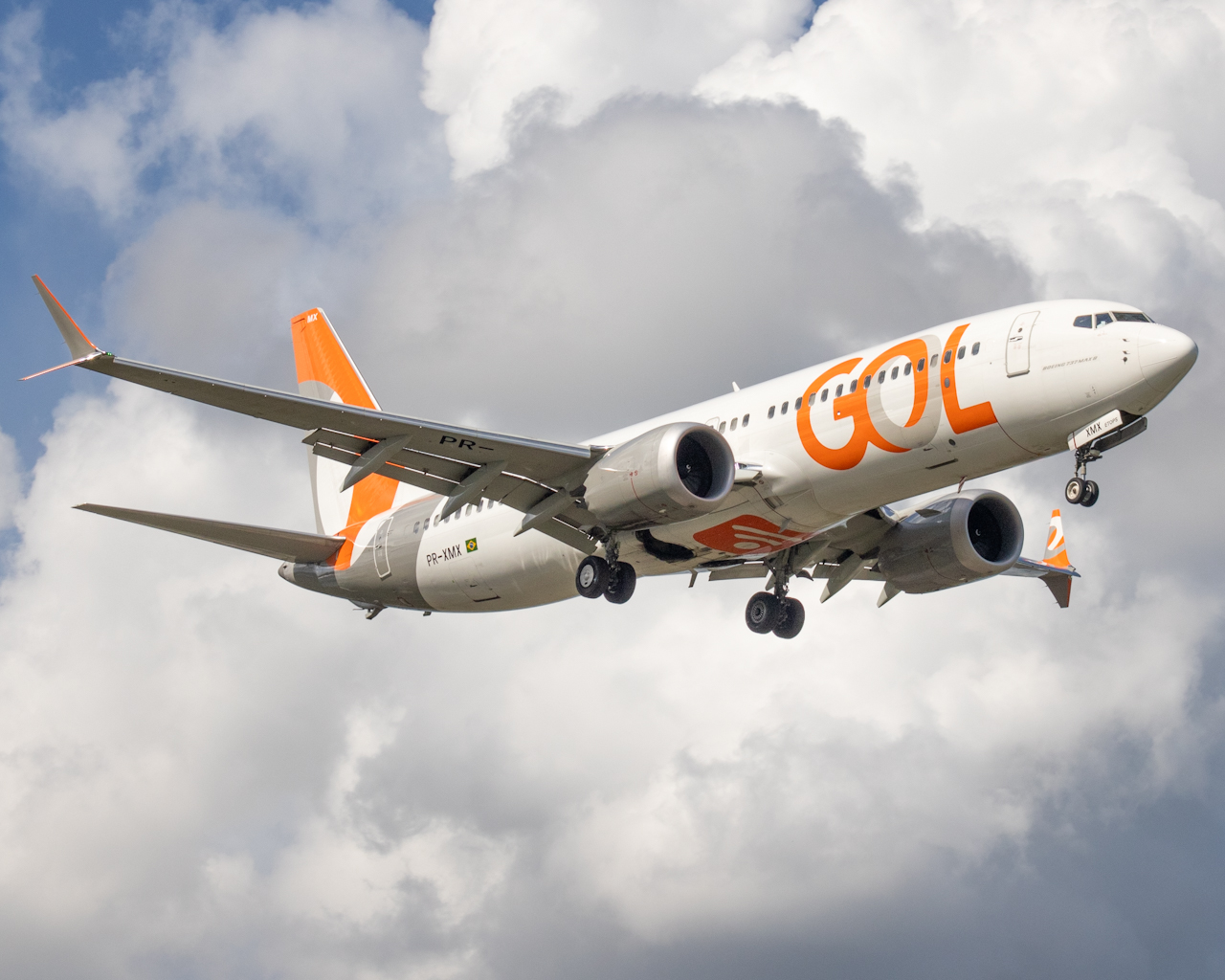 Full size: GOL Linhas Aereas Boeing 737 MAX 8 PR-XMX at Orlando International Airport