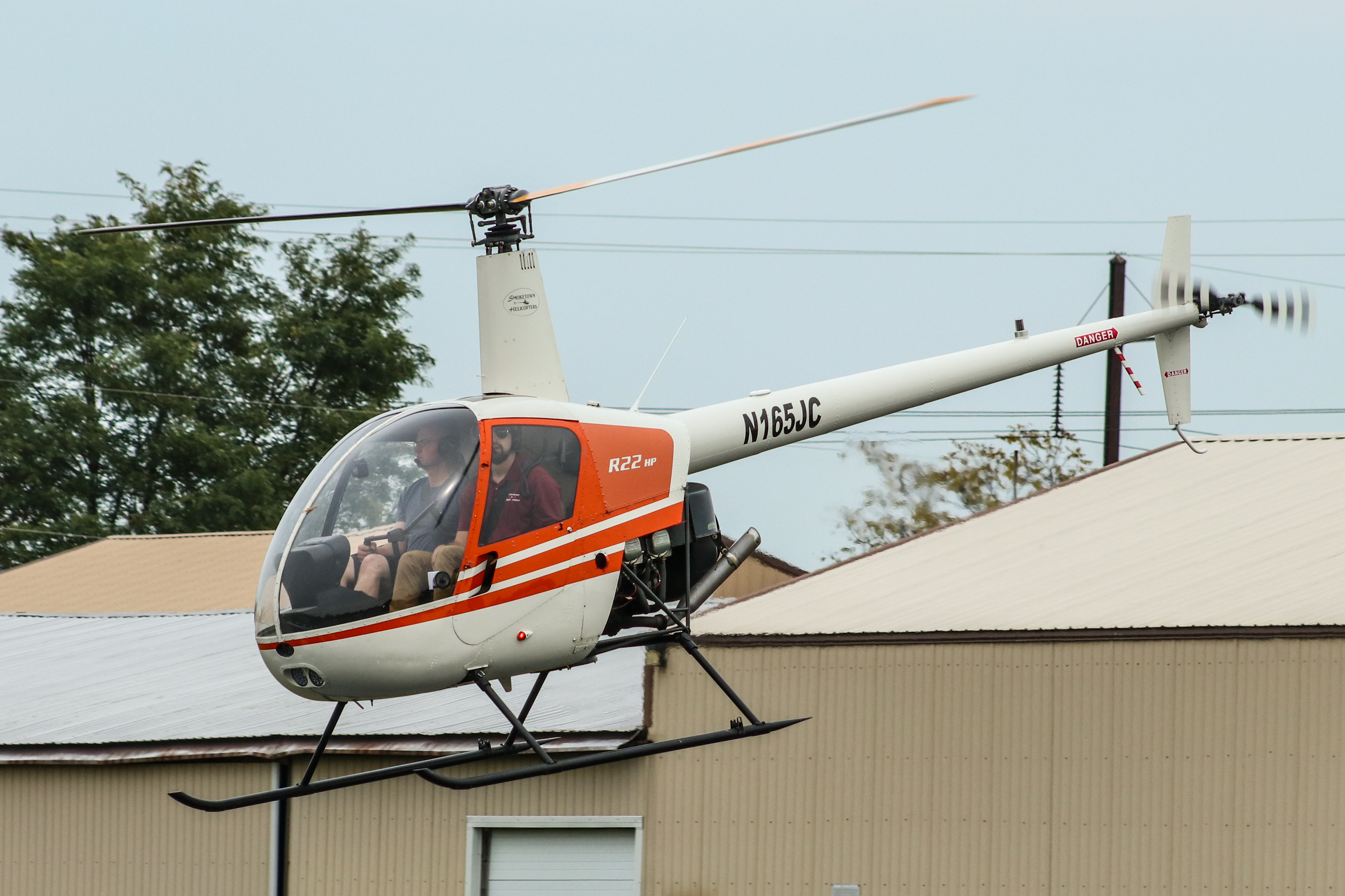 Full size: Smoketown Helicopters Robinson R22 N165JC at Smoketown Airport