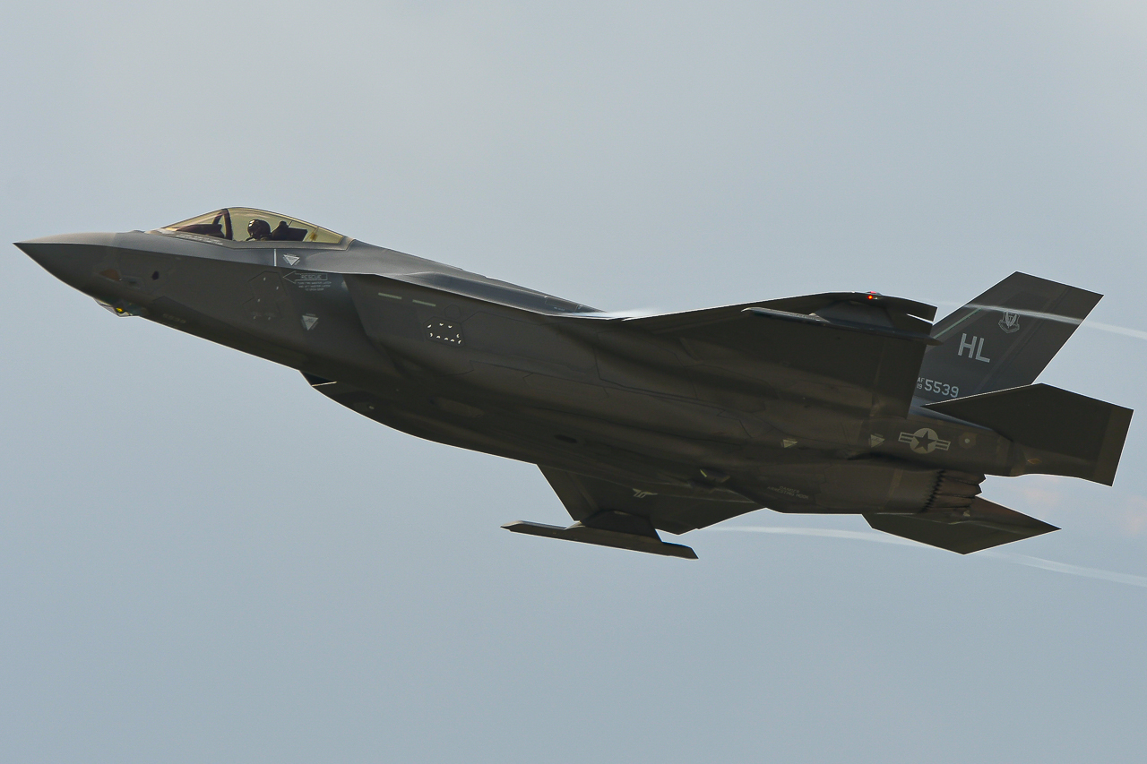 Full size: USAF - United States Air Force Lockheed Martin F-35 Lightning 19-5539 at Youngstown Warren Regional Airport