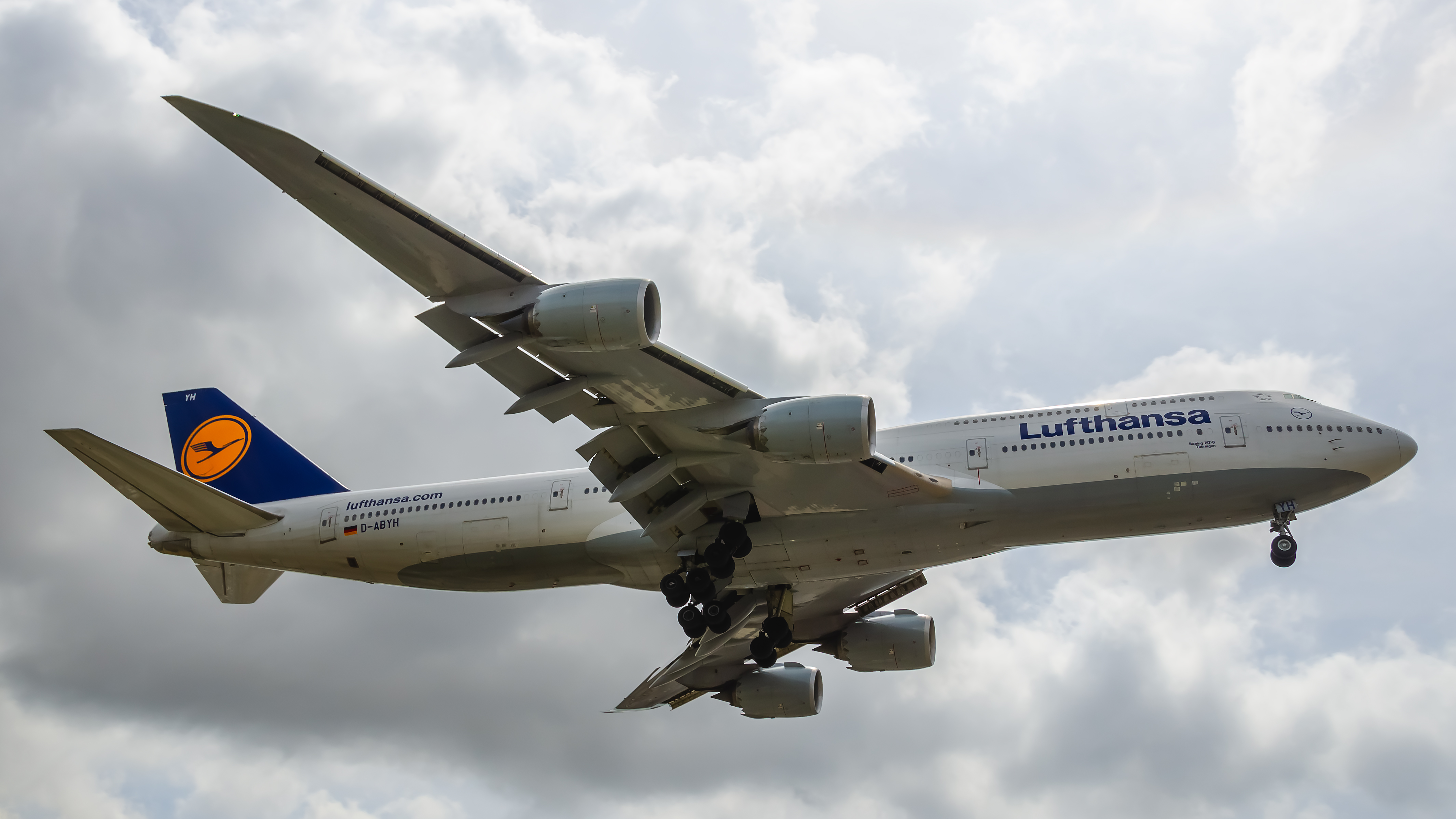 Full size: Lufthansa Boeing 747-8i D-ABYH at Los Angeles International Airport