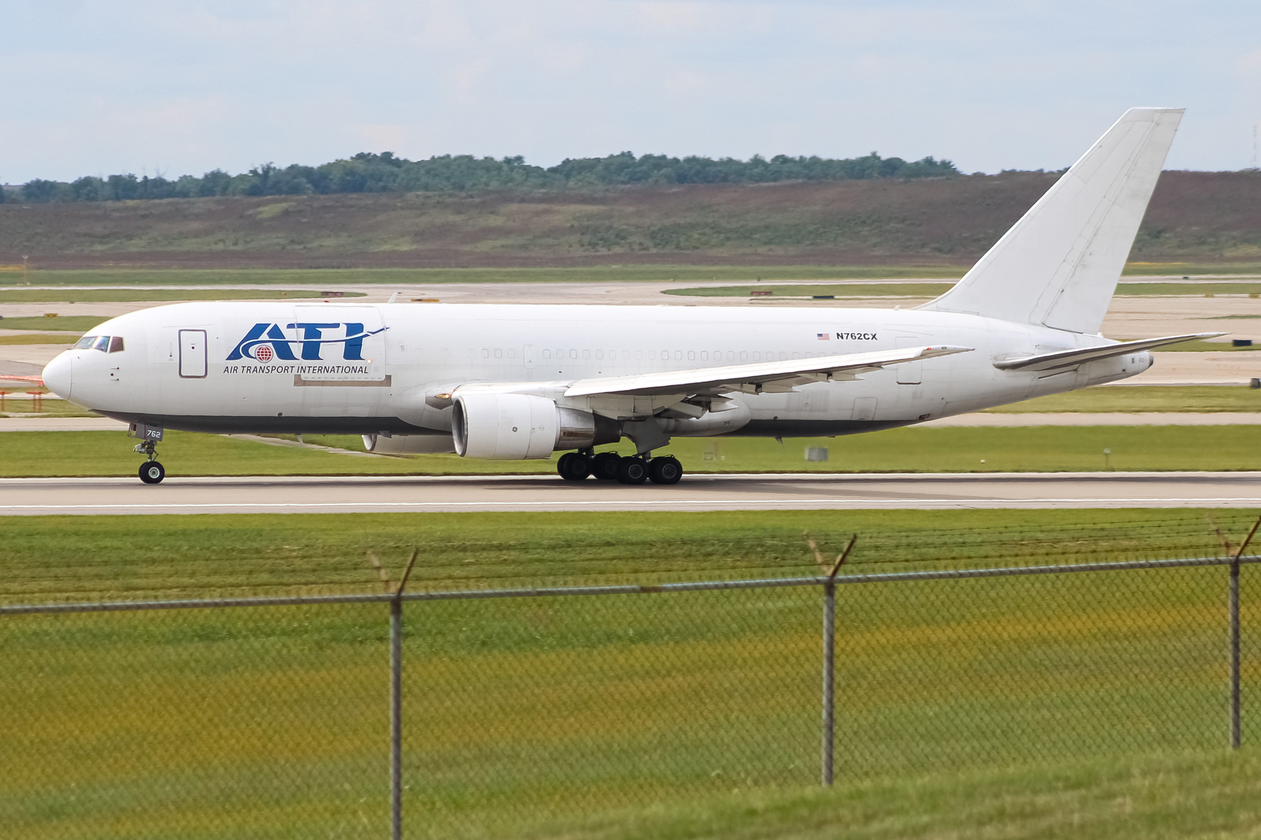 Full size: ATI International  Boeing 767-200F N762CX at Cincinnati/Northern Kentucky International Airport