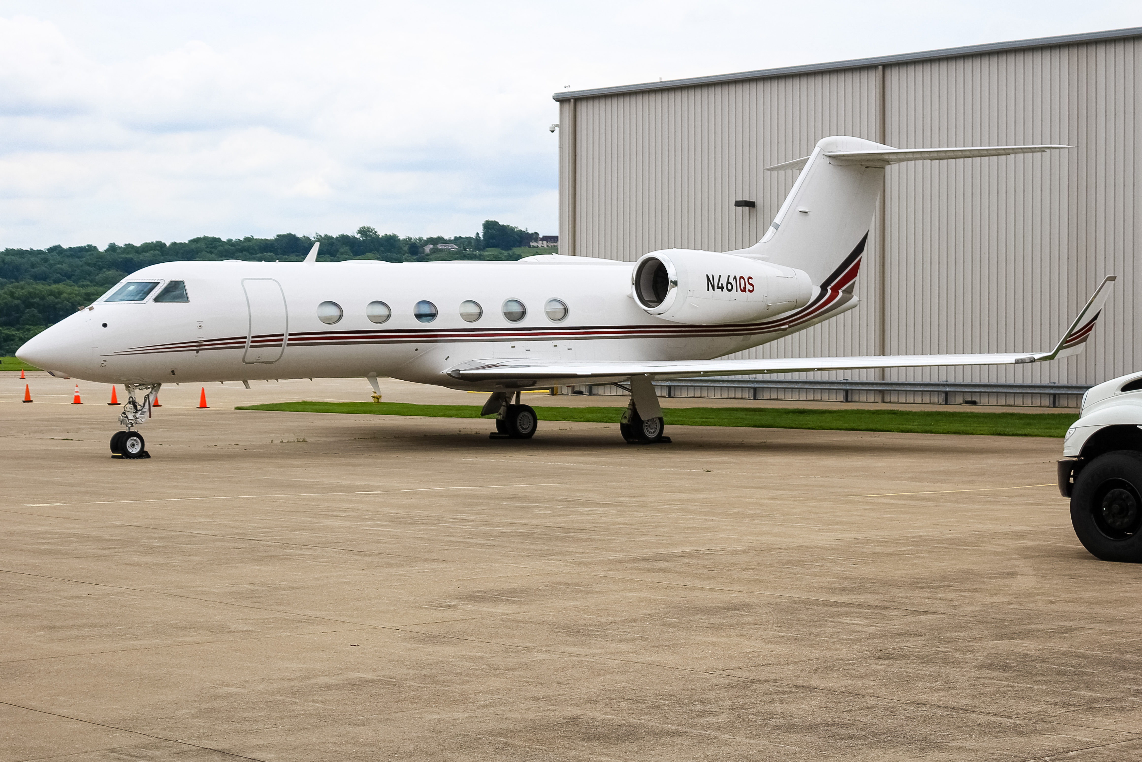 Full size: NetJets Gulfstream IV N461QS at Cincinnati Municipal Airport/Lunken Field