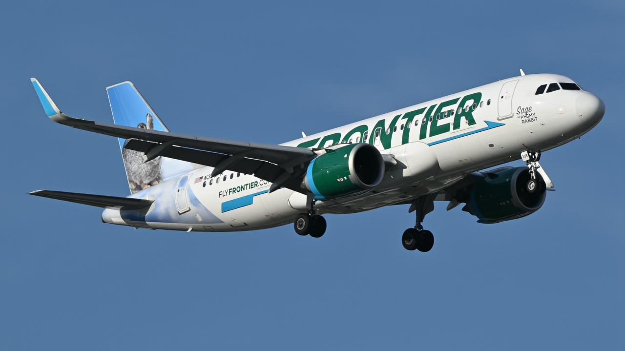 Full size: Frontier Airlines Airbus A320NEO N395FR at Orlando International Airport