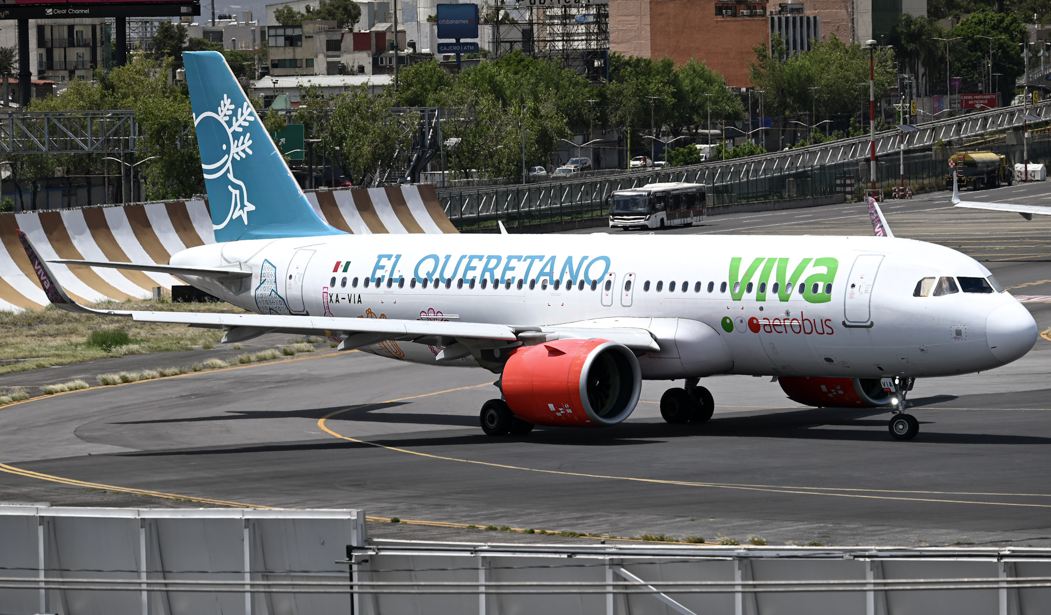 Full size: VivaAerobus Airbus A320NEO XA-VIA at Mexico City International Airport