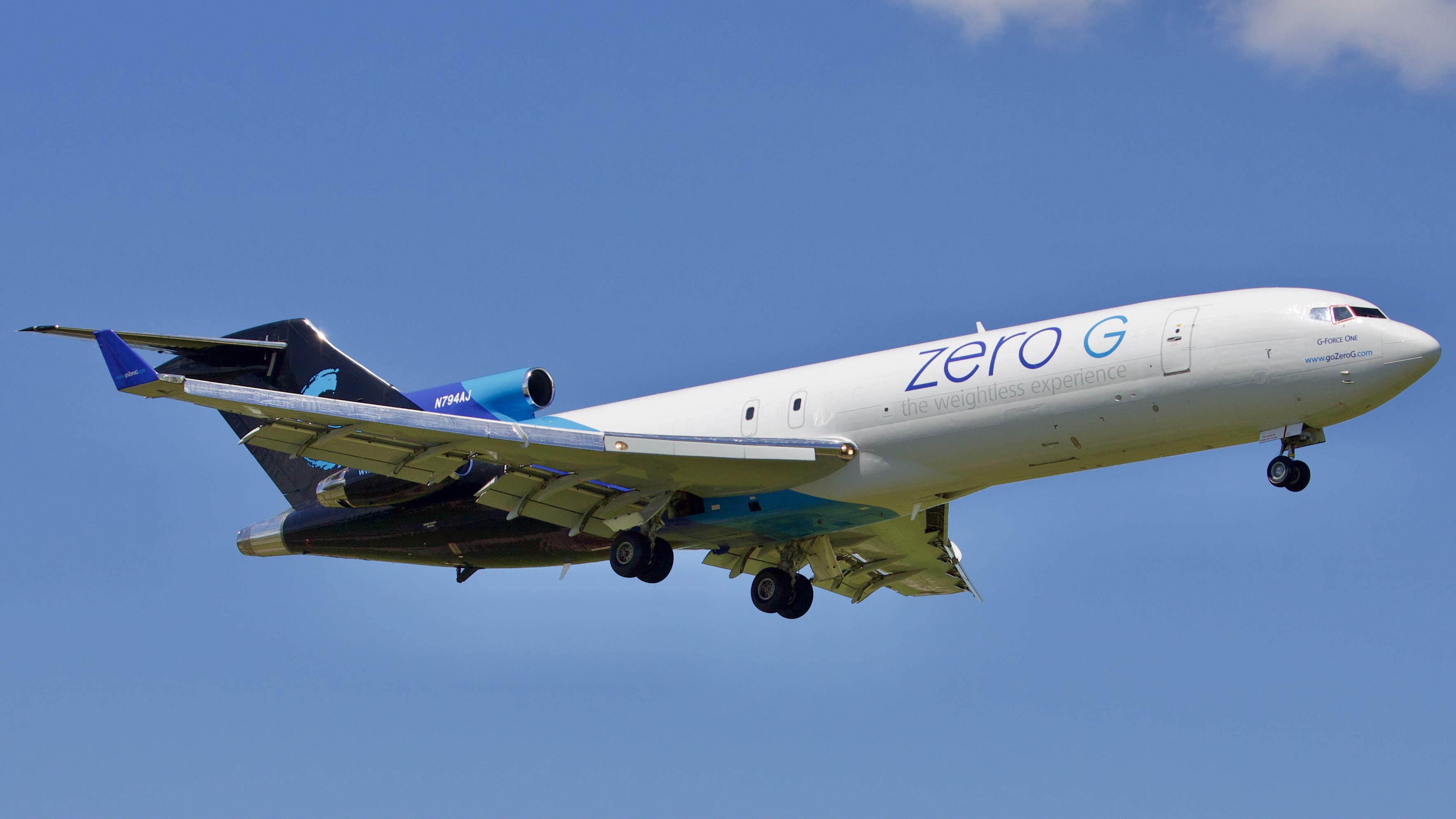 Full size: Zero G Boeing 727-200 N794AJ at William P Hobby Airport