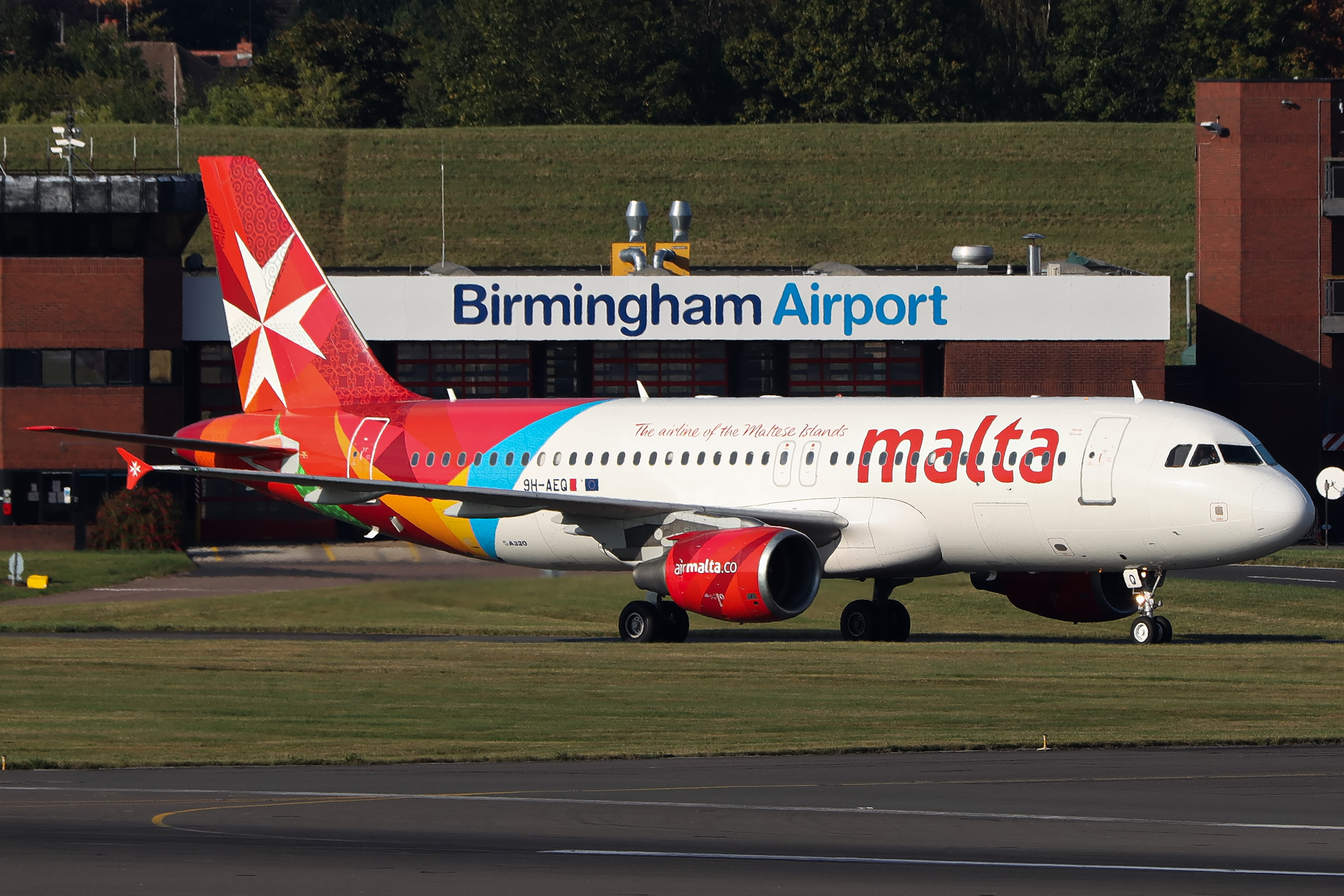 Full size: Air Malta Airbus A320 9H-AEQ at Birmingham Airport