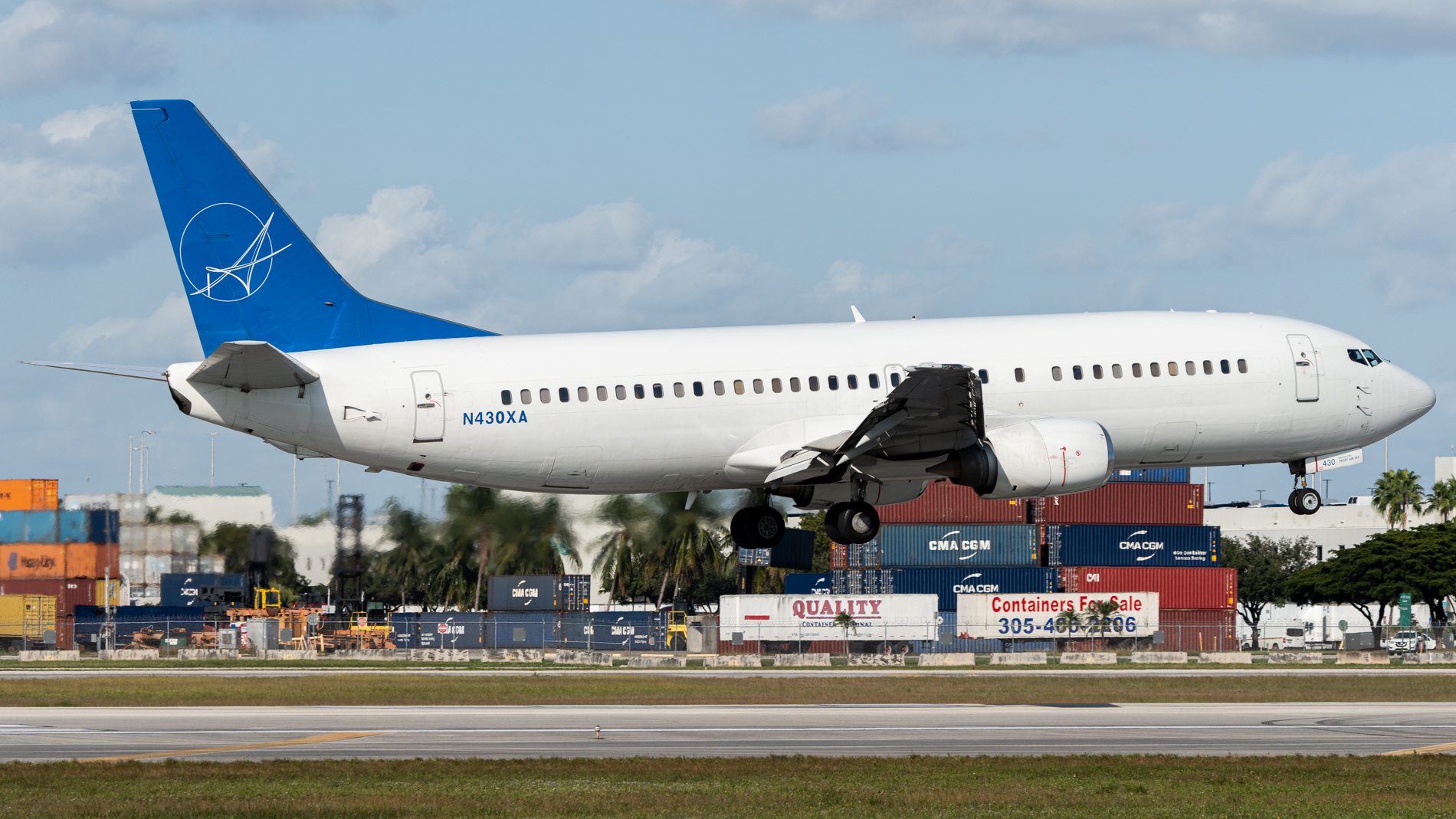 Full size: iaero  Boeing 737-400 N430XA at Miami International Airport