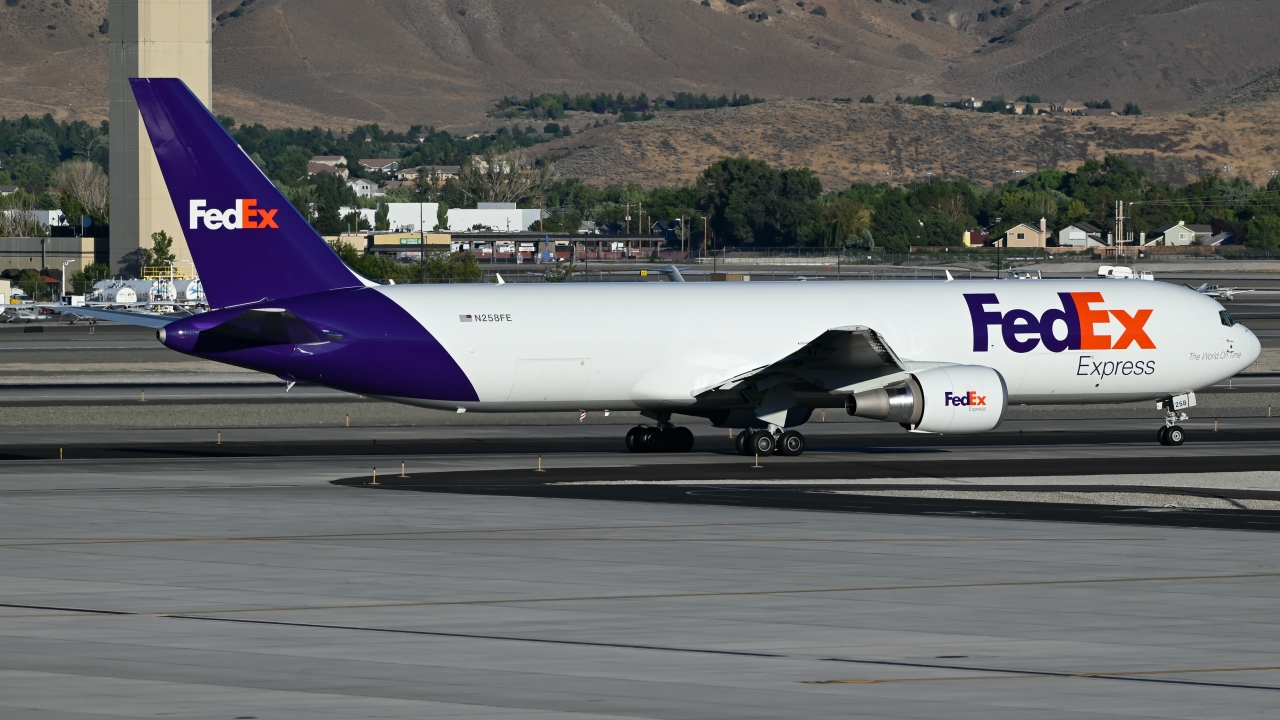 Full size: FedEx Boeing 767-300F N258FE at Reno/Tahoe International Airport