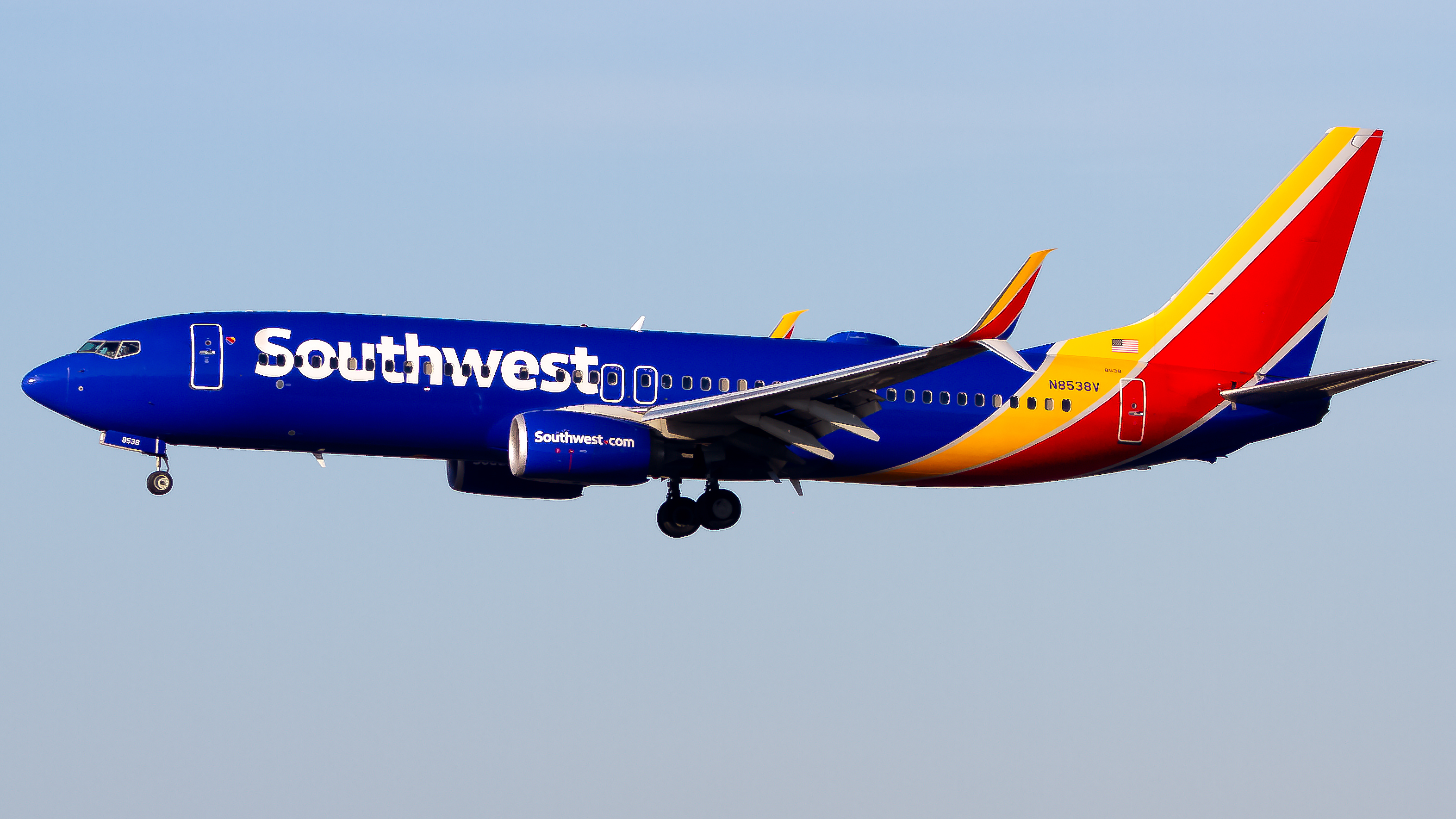 Full size: Southwest Airlines Boeing 737-800 N8538V at Los Angeles International Airport