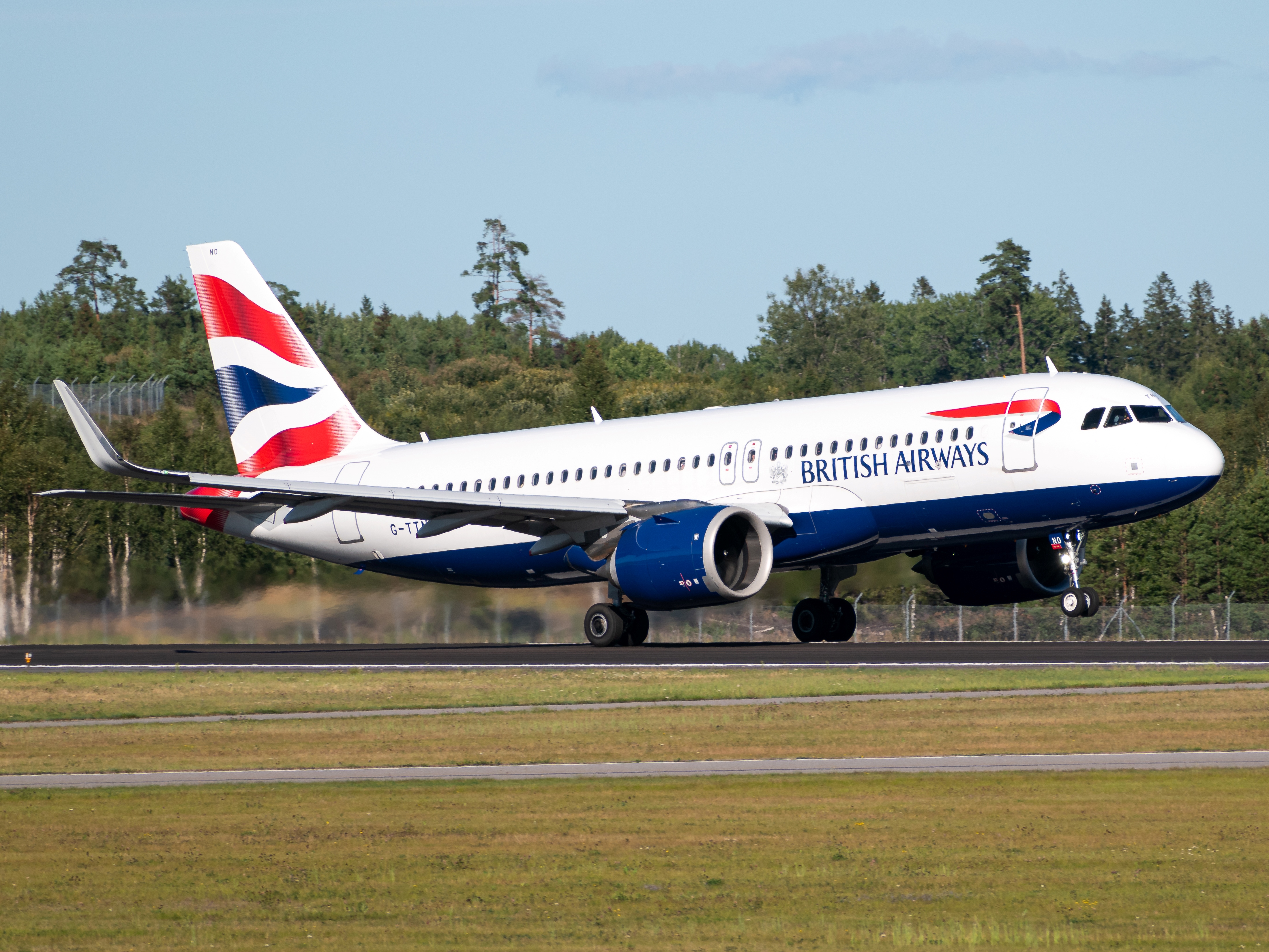 Full size: British Airways Airbus A320NEO G-TTNO at Stockholm Arlanda Airport