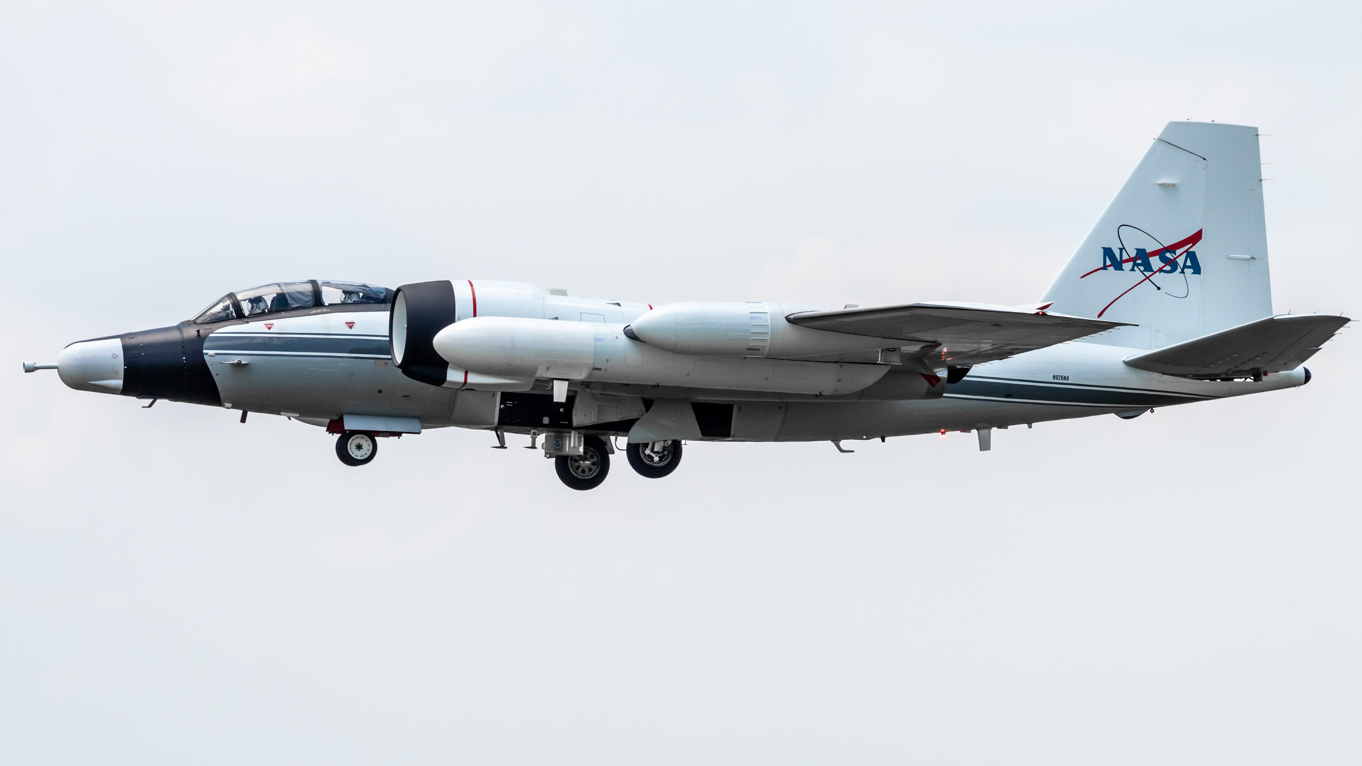 Full size: NASA Martin WB-57 Canberra  N926NA at Ellington Airport