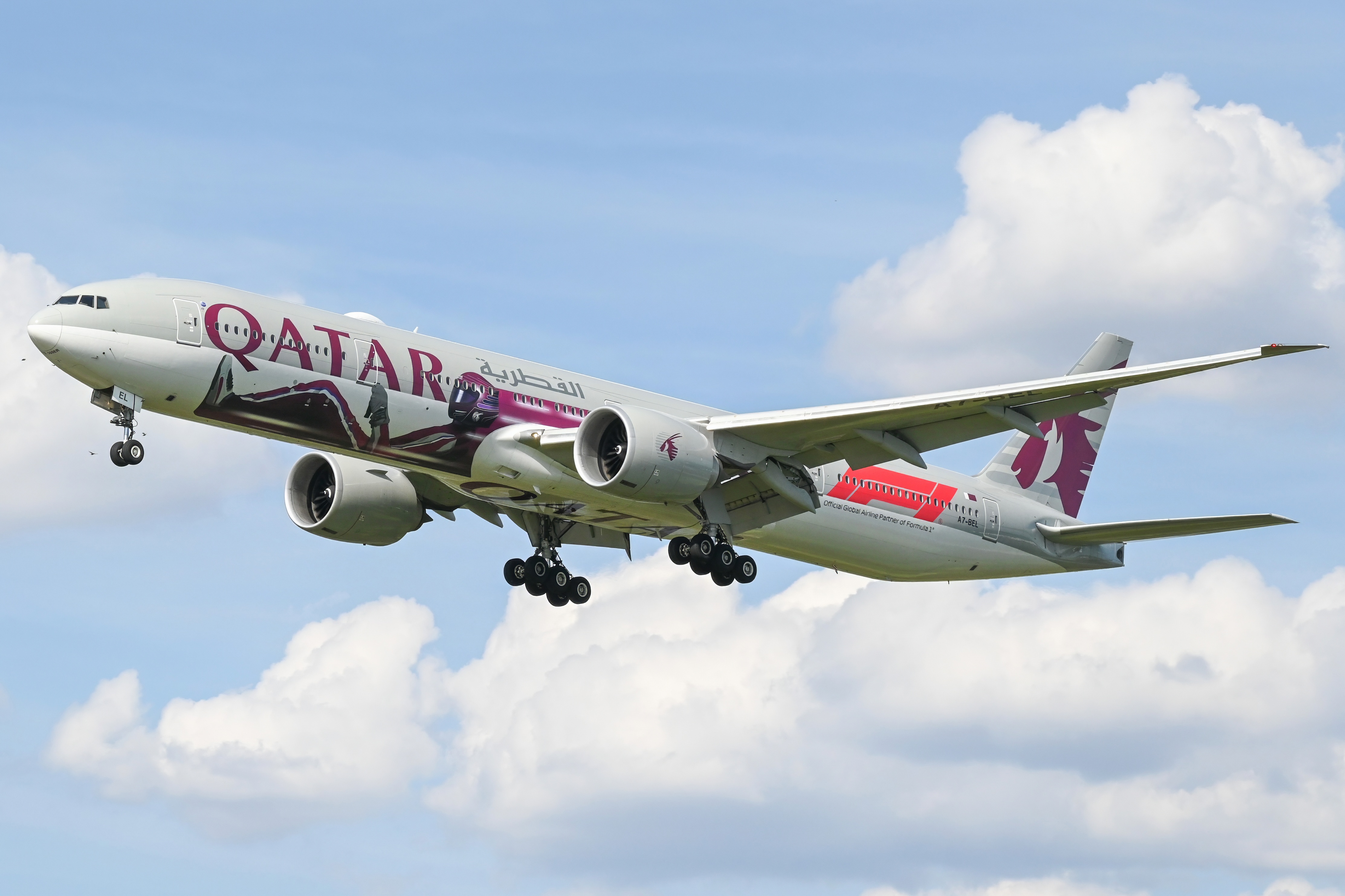 Full size: Qatar Airways Boeing 777-300ER A7-BEL at Philadelphia International Airport