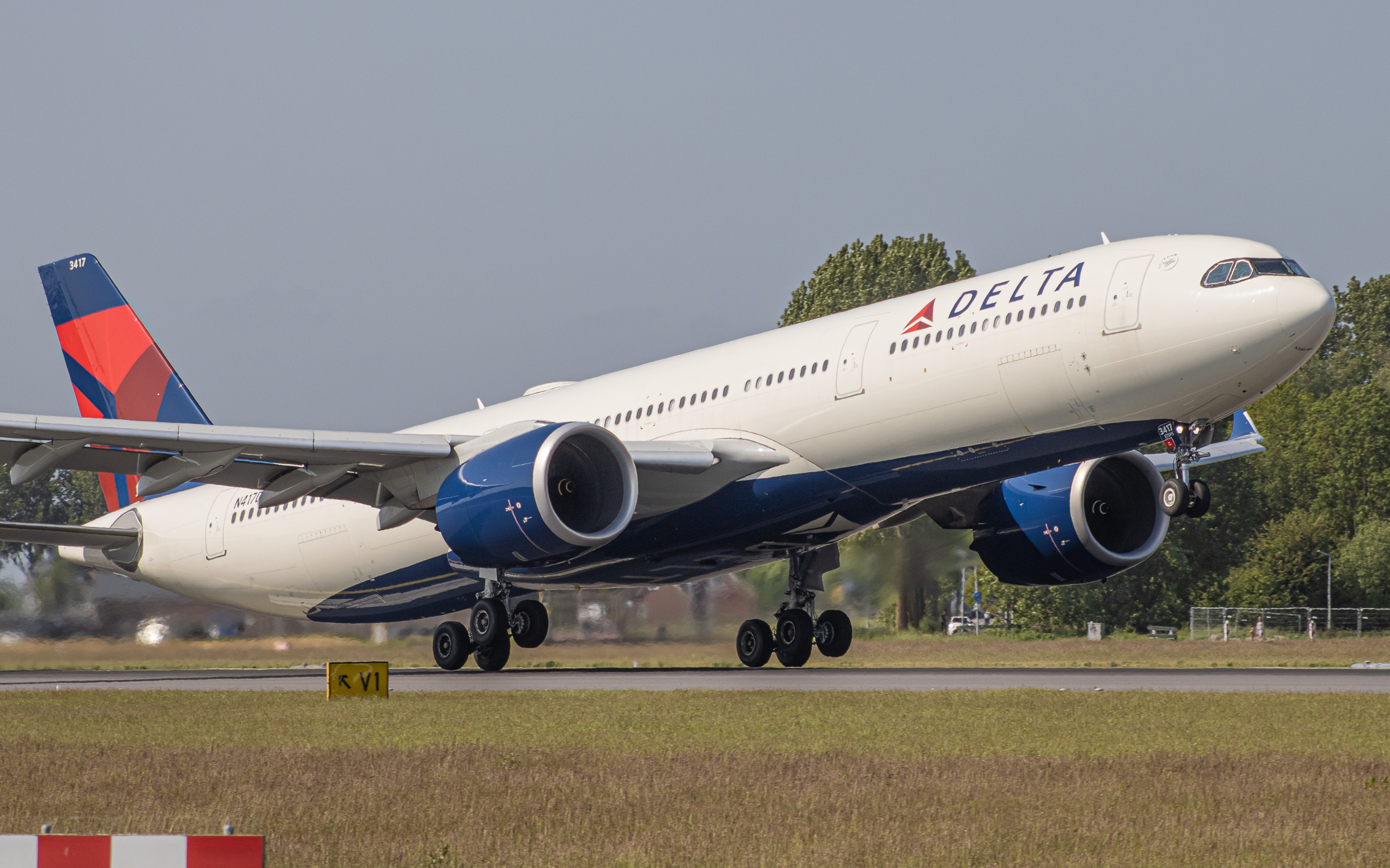 Full size: Delta Airlines Airbus A330-900 N417DX at Amsterdam Schiphol Airport