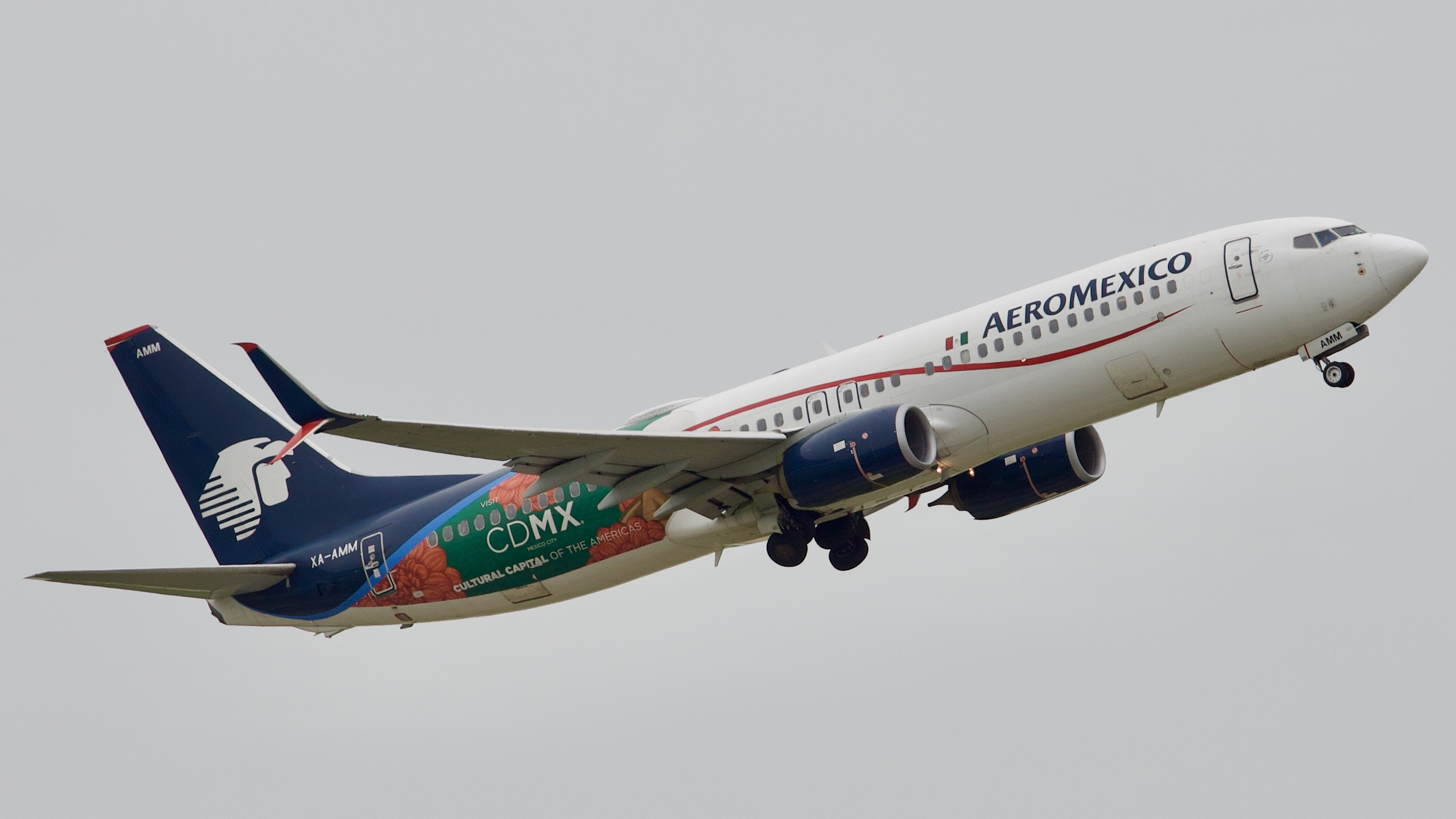 Full size: Aeromexico Boeing 737-800 XA-AMM at Houston-George Bush Intercontinental Airport