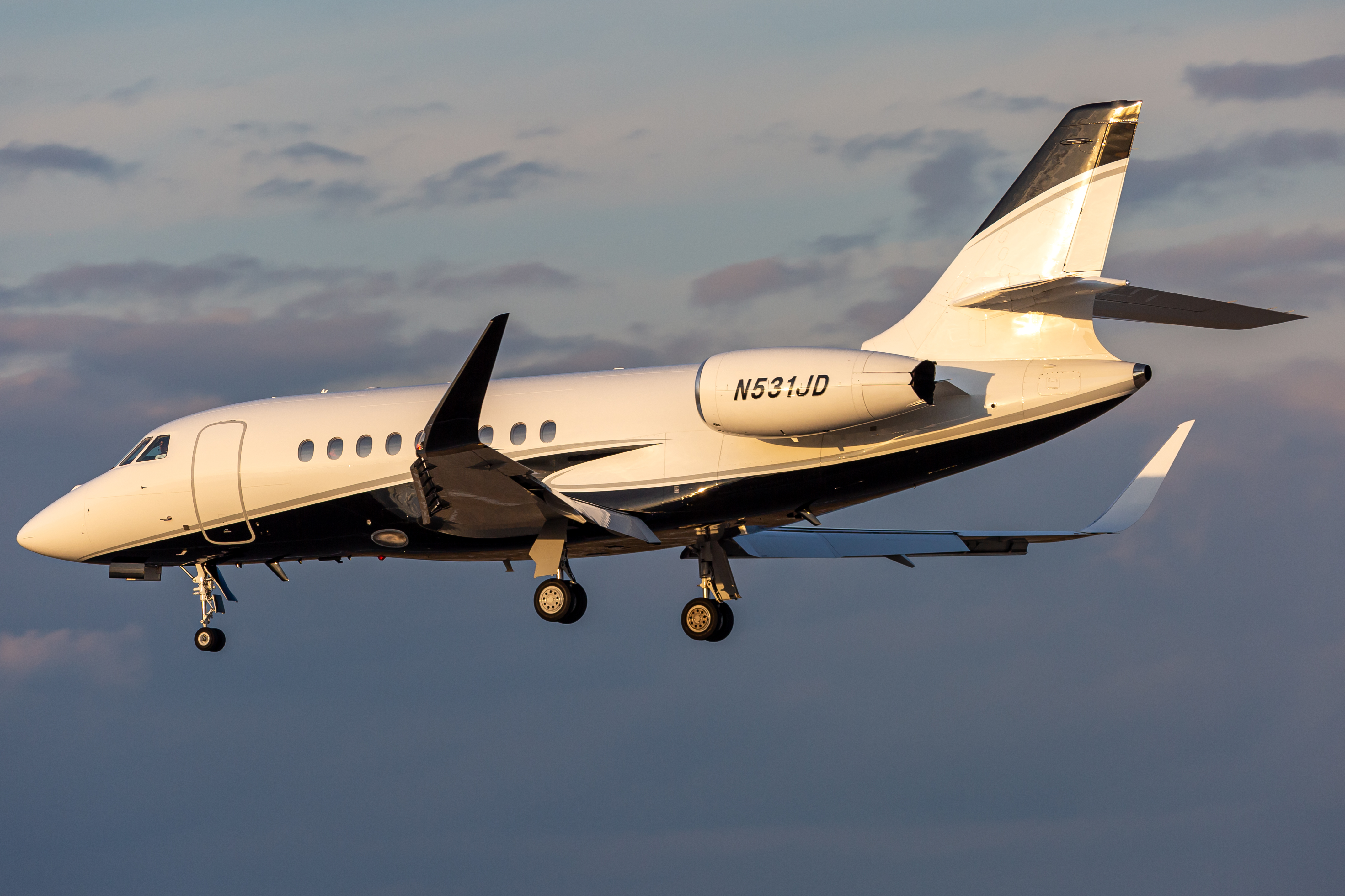 Full size: PRIVATE Dassault Falcon 2000EX N531JD at Baltimore/Washington International Thurgood Marshall Airport