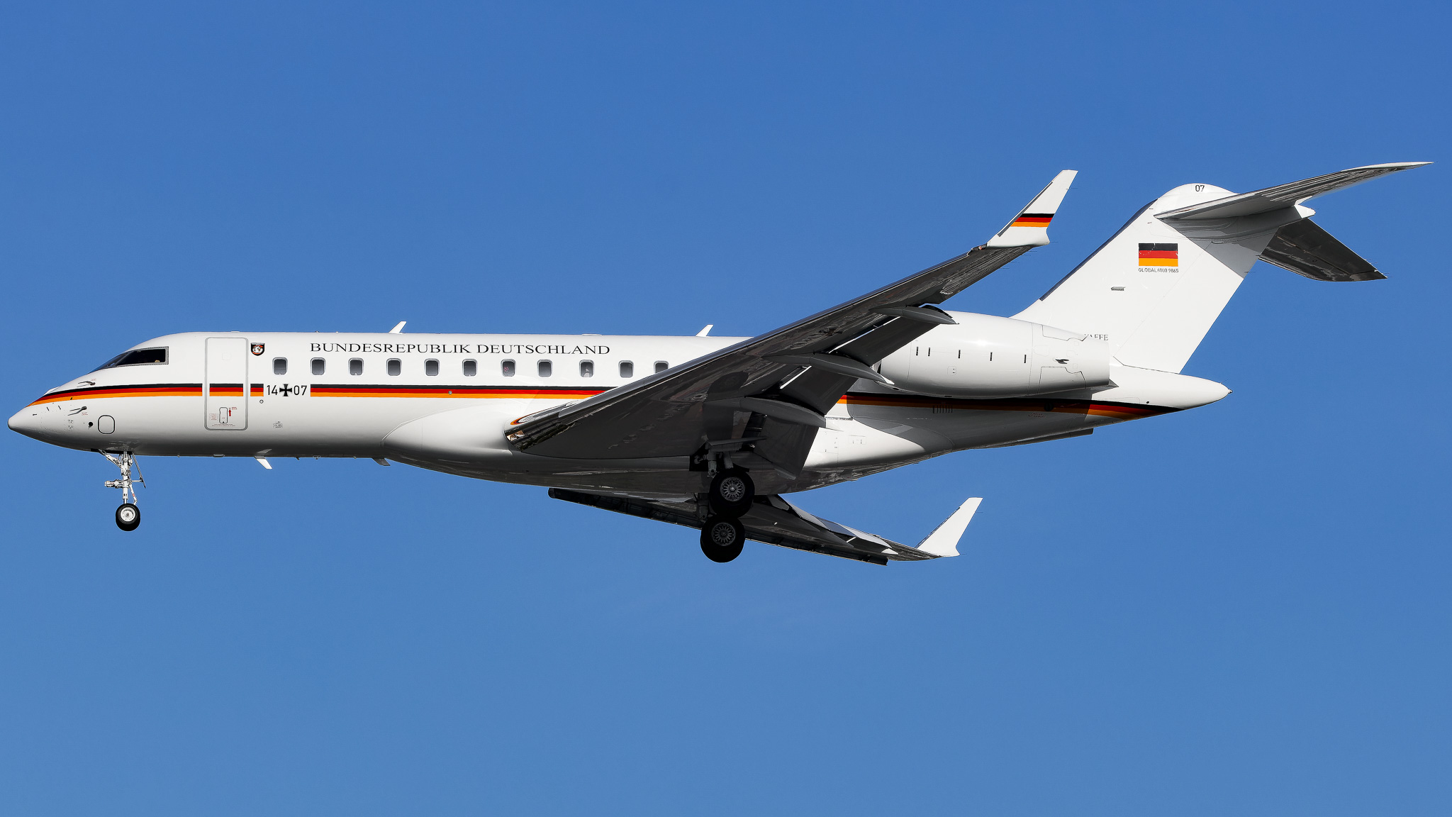 Full size: Luftwaffe  Bombardier BD-700-1A10 Global 6000 14-07 at St. Petersburg Clearwater International Airport